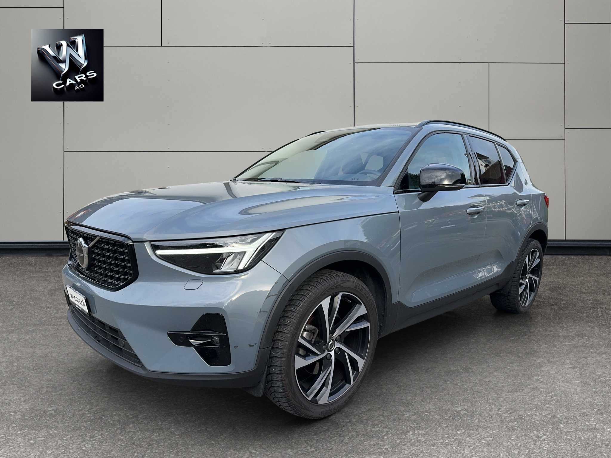 VOLVO XC40 B4 AWD Benzin Facelift 2023 Ultimate Dark