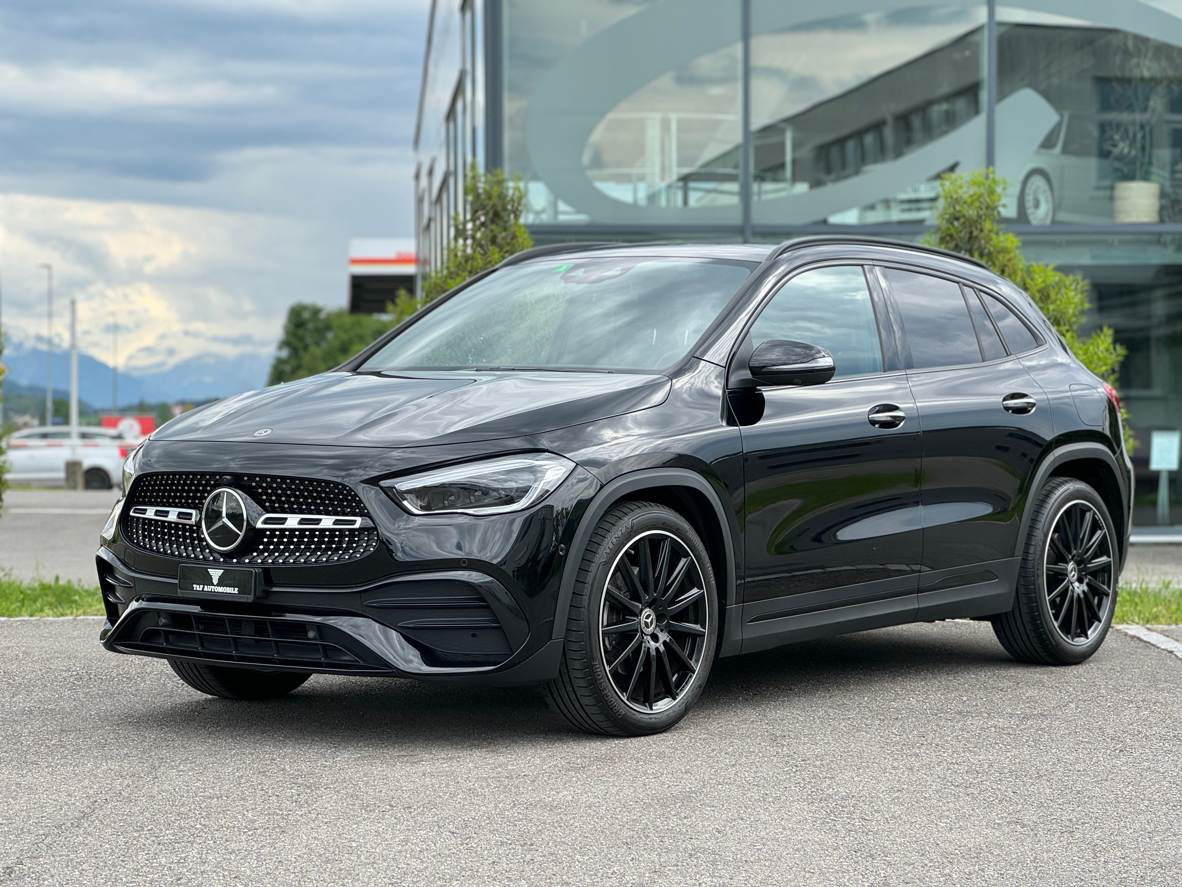 MERCEDES-BENZ GLA 200 AMG Line 7G-DCT