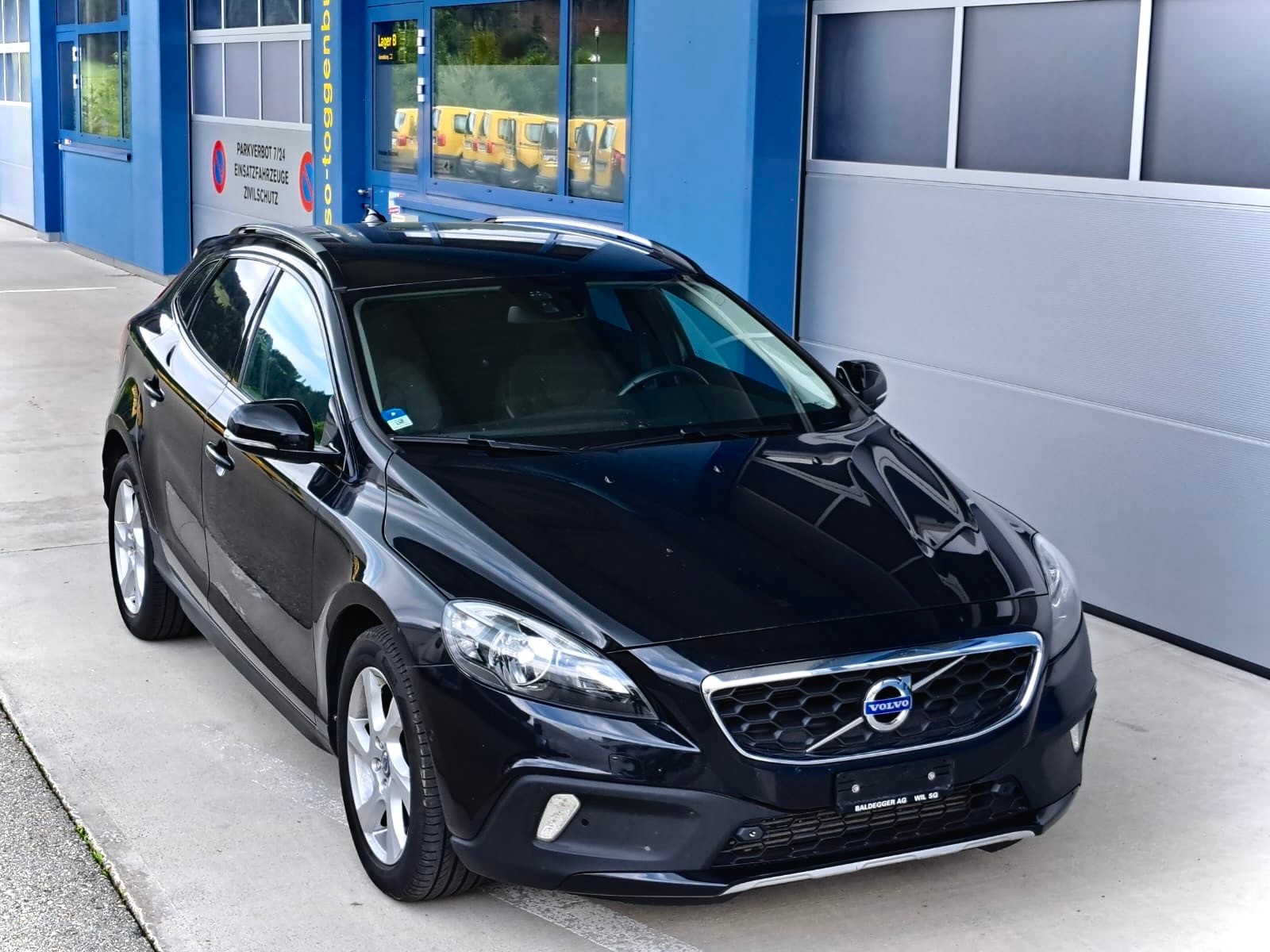 VOLVO V40 Cross Country D4 Momentum Geartronic