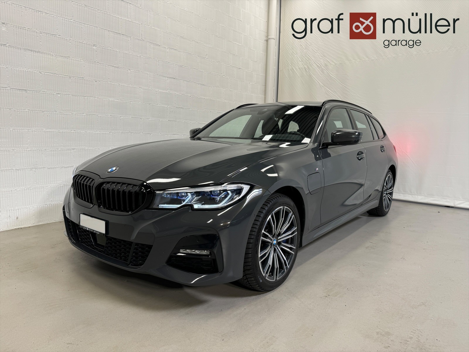 BMW 330e x DriveTouring M Sport Steptronic