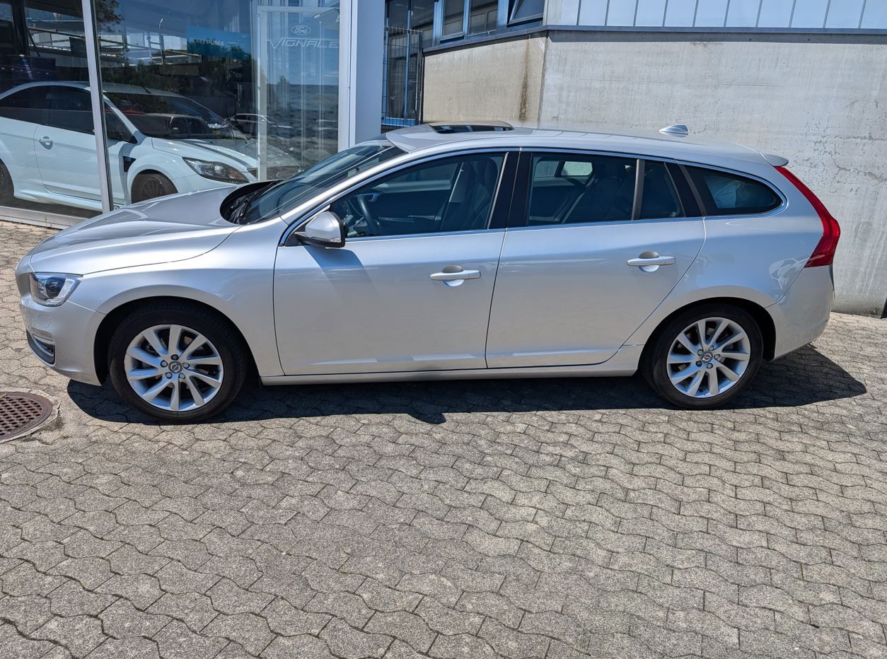 VOLVO V60 D4 Summum Geartronic