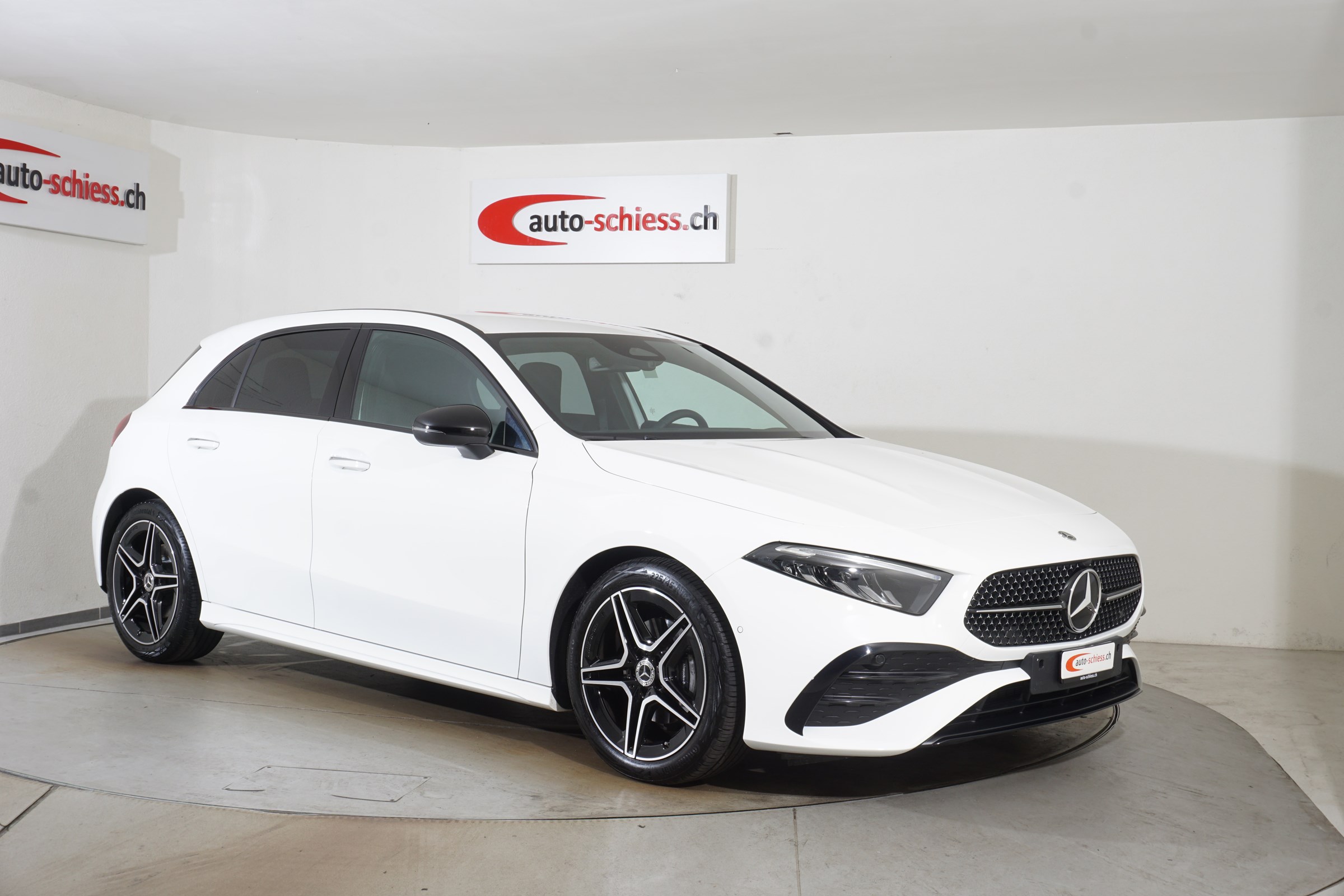 MERCEDES-BENZ A 200 AMG Line 7G-DCT Night