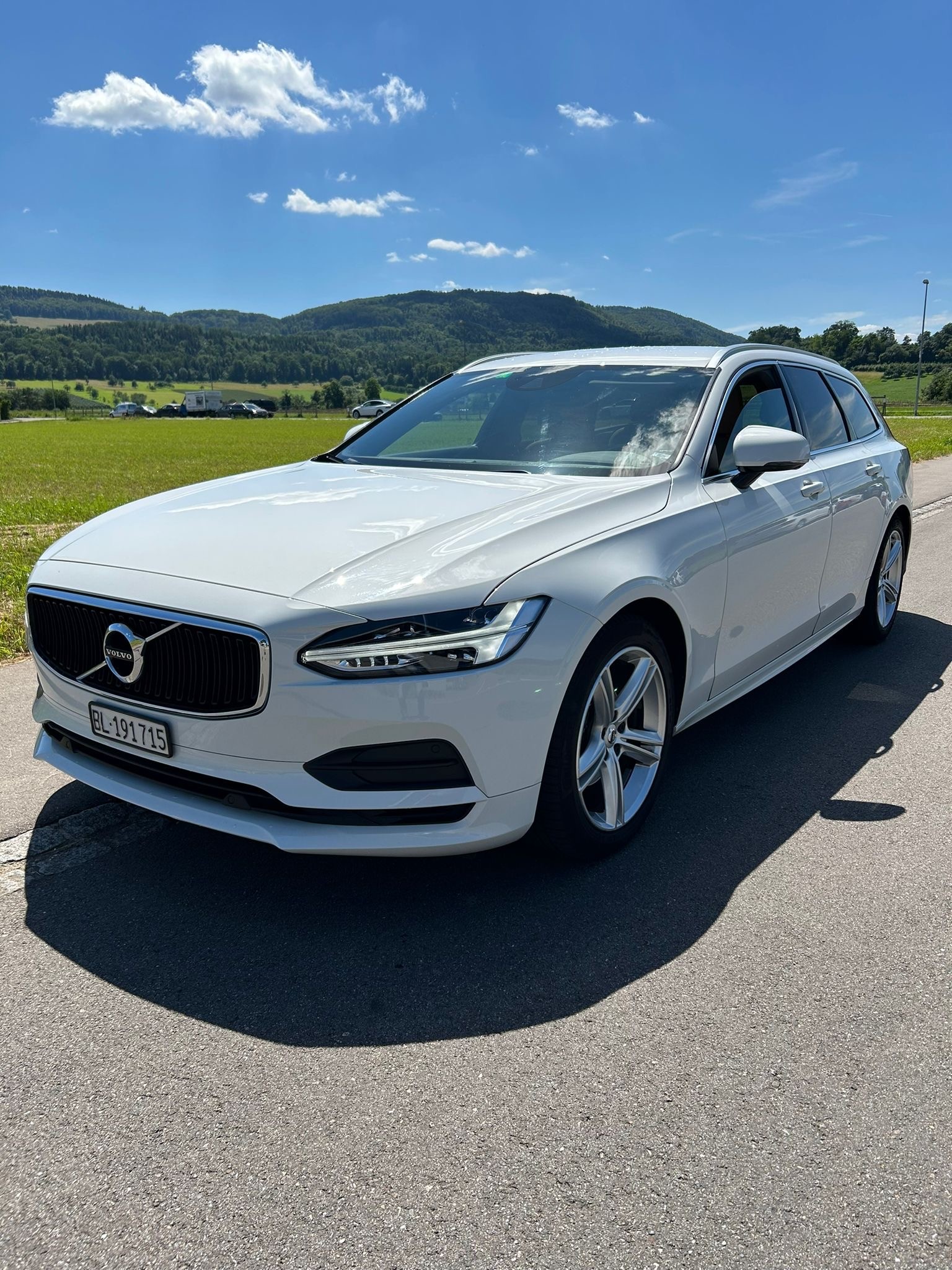 VOLVO V90 D3 Momentum