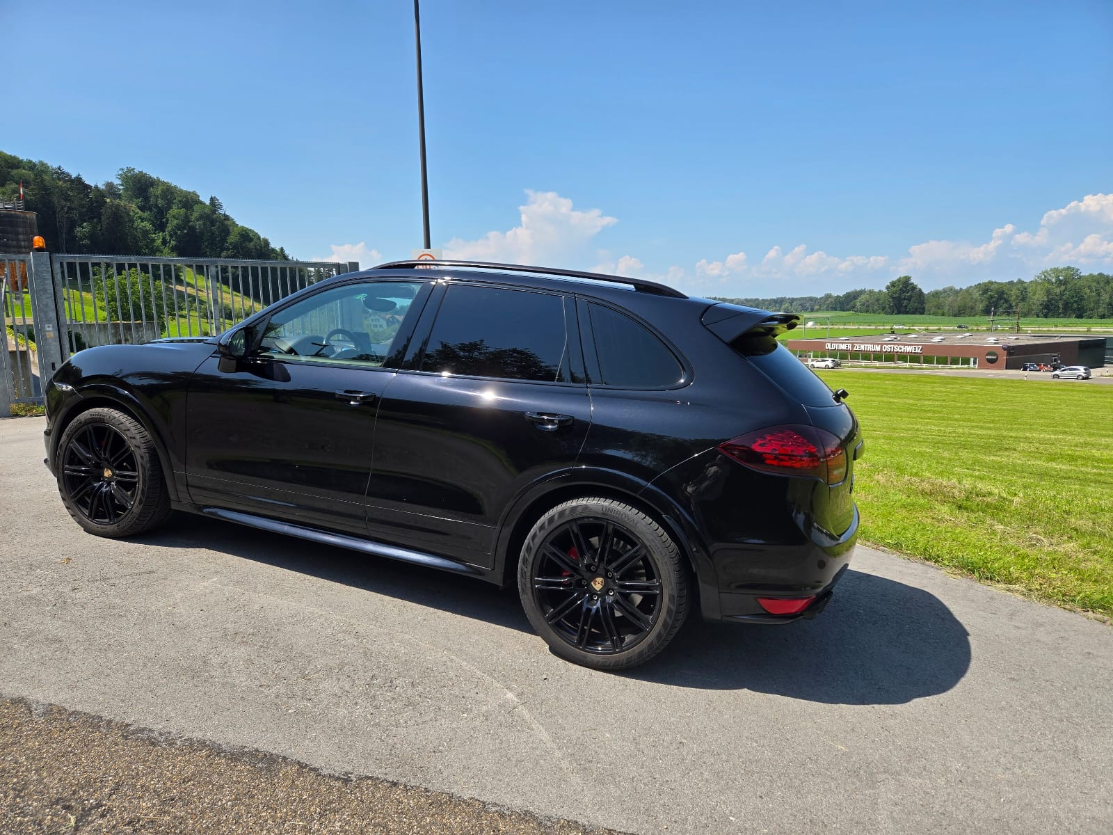 PORSCHE Cayenne Turbo