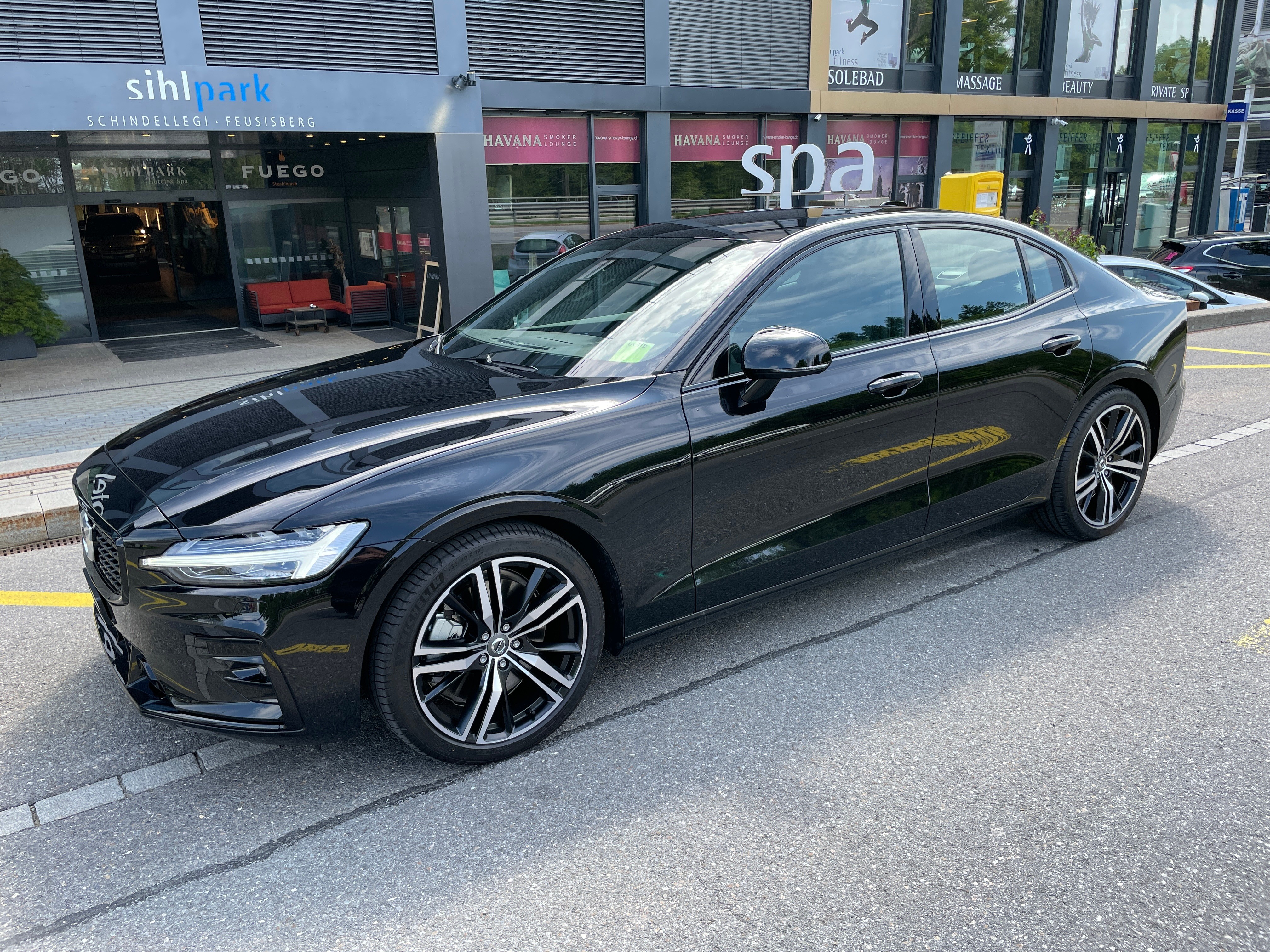 VOLVO S60 B5 AWD Benzin Mild Hybrid R-Design Geartronic