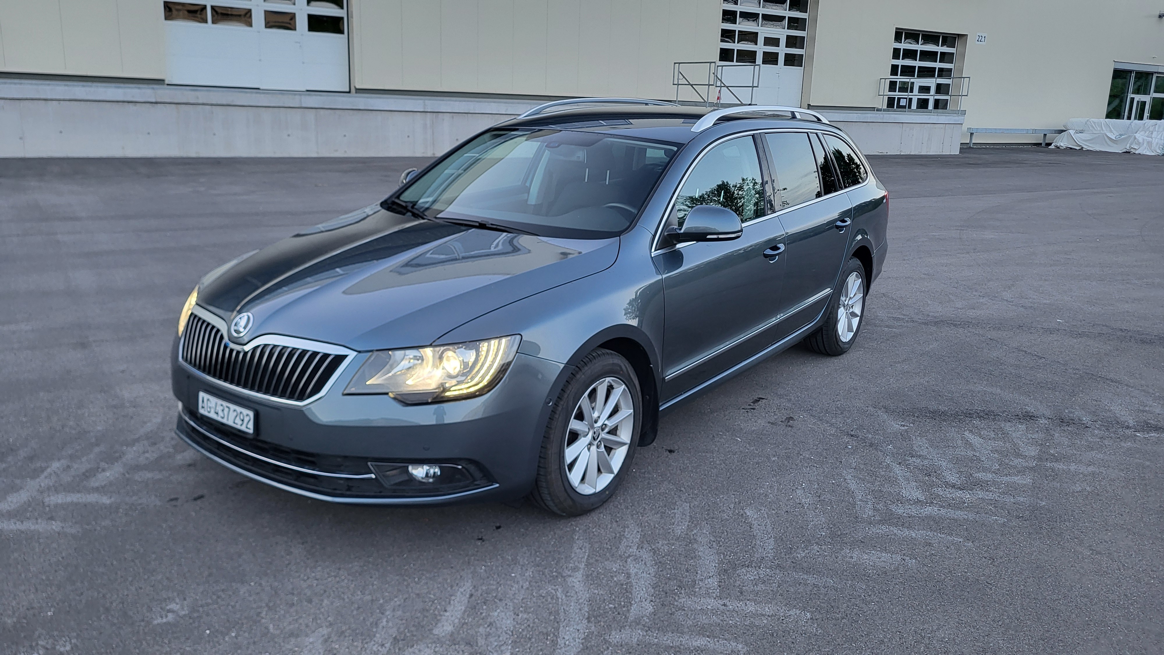 SKODA Superb Combi 2.0 TDi Ambition DSG