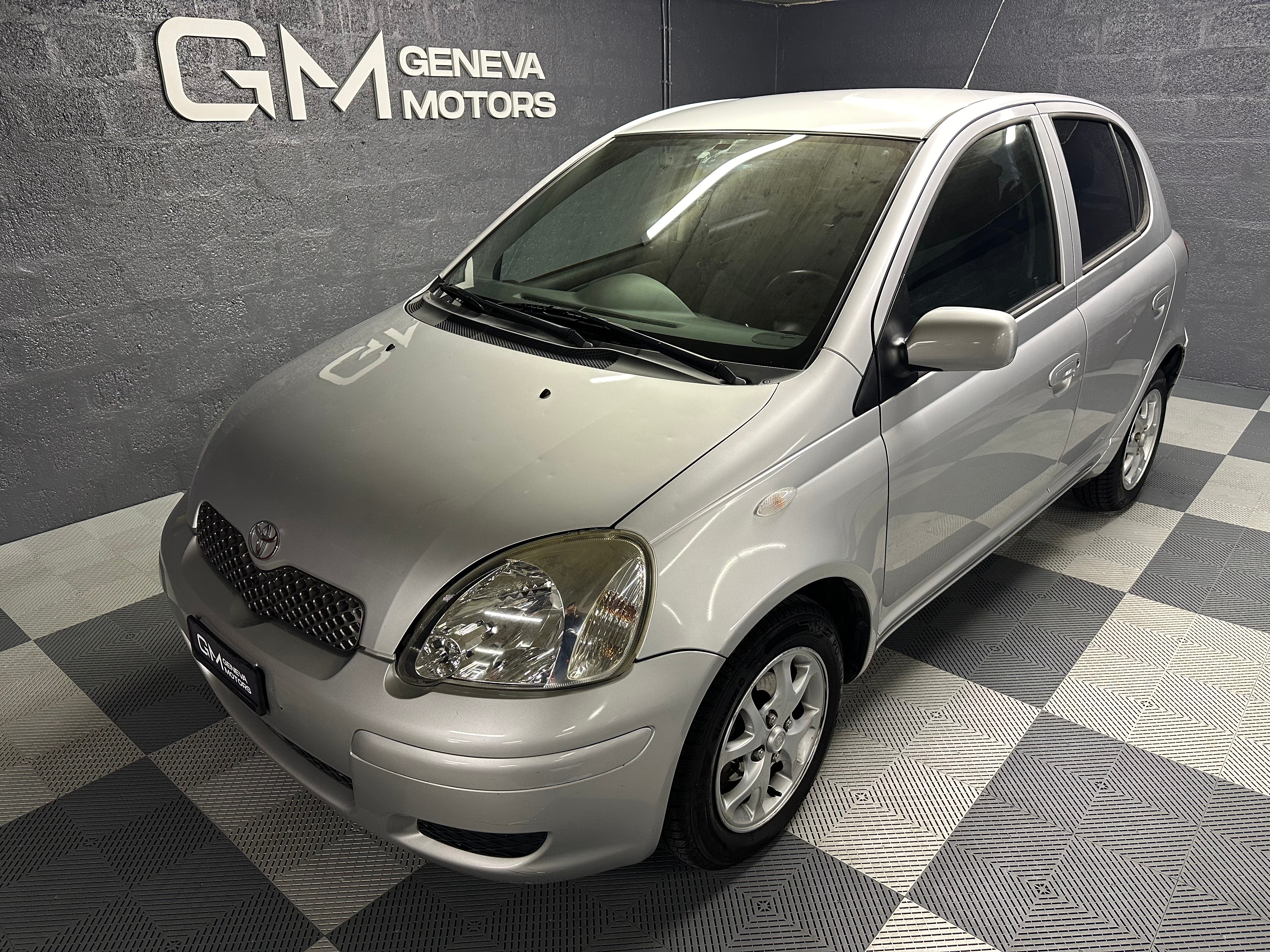 TOYOTA Yaris 1.0 Linea Sol Automatique