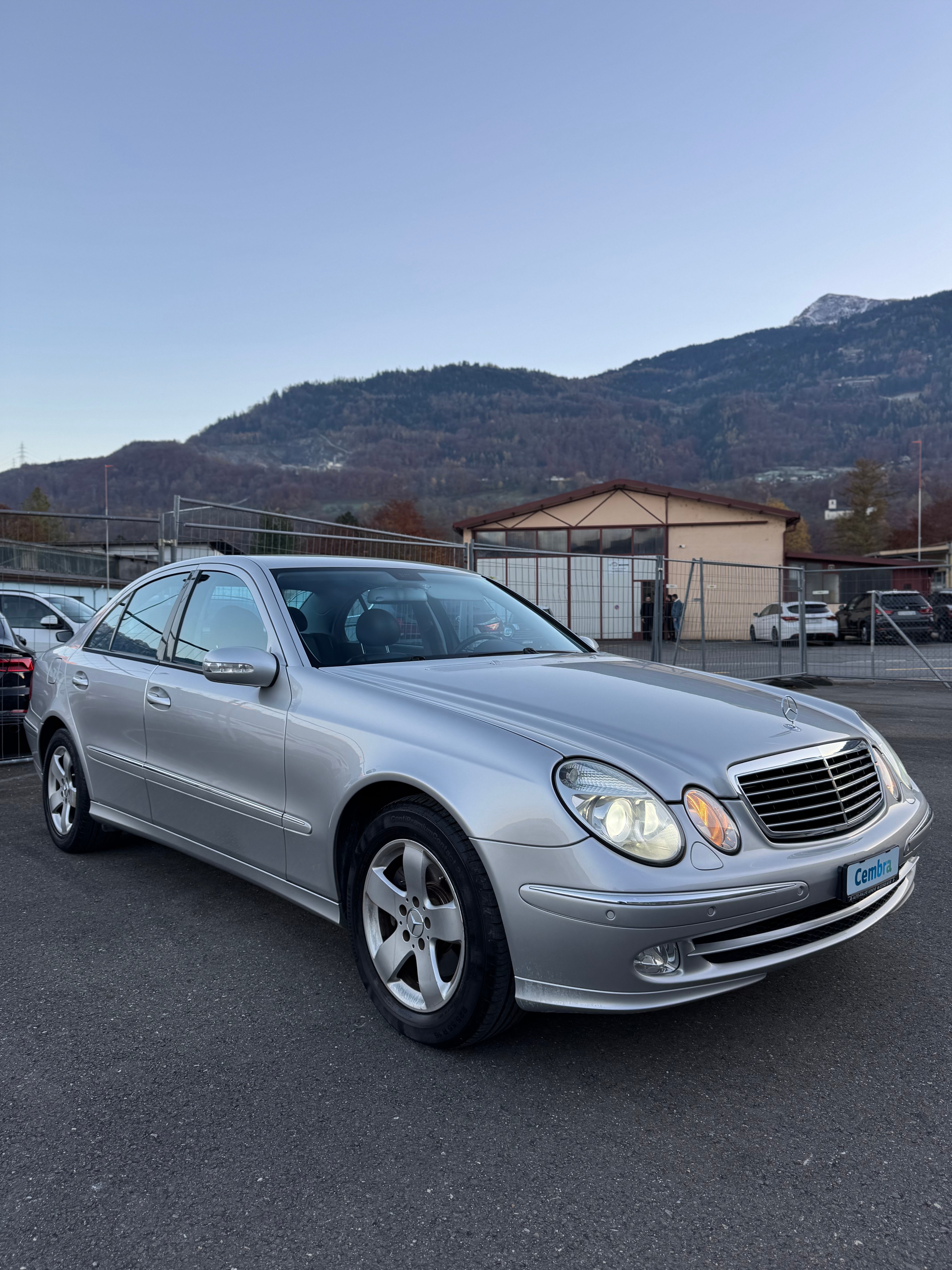 MERCEDES-BENZ E 240 Avantgarde 4Matic Automatic