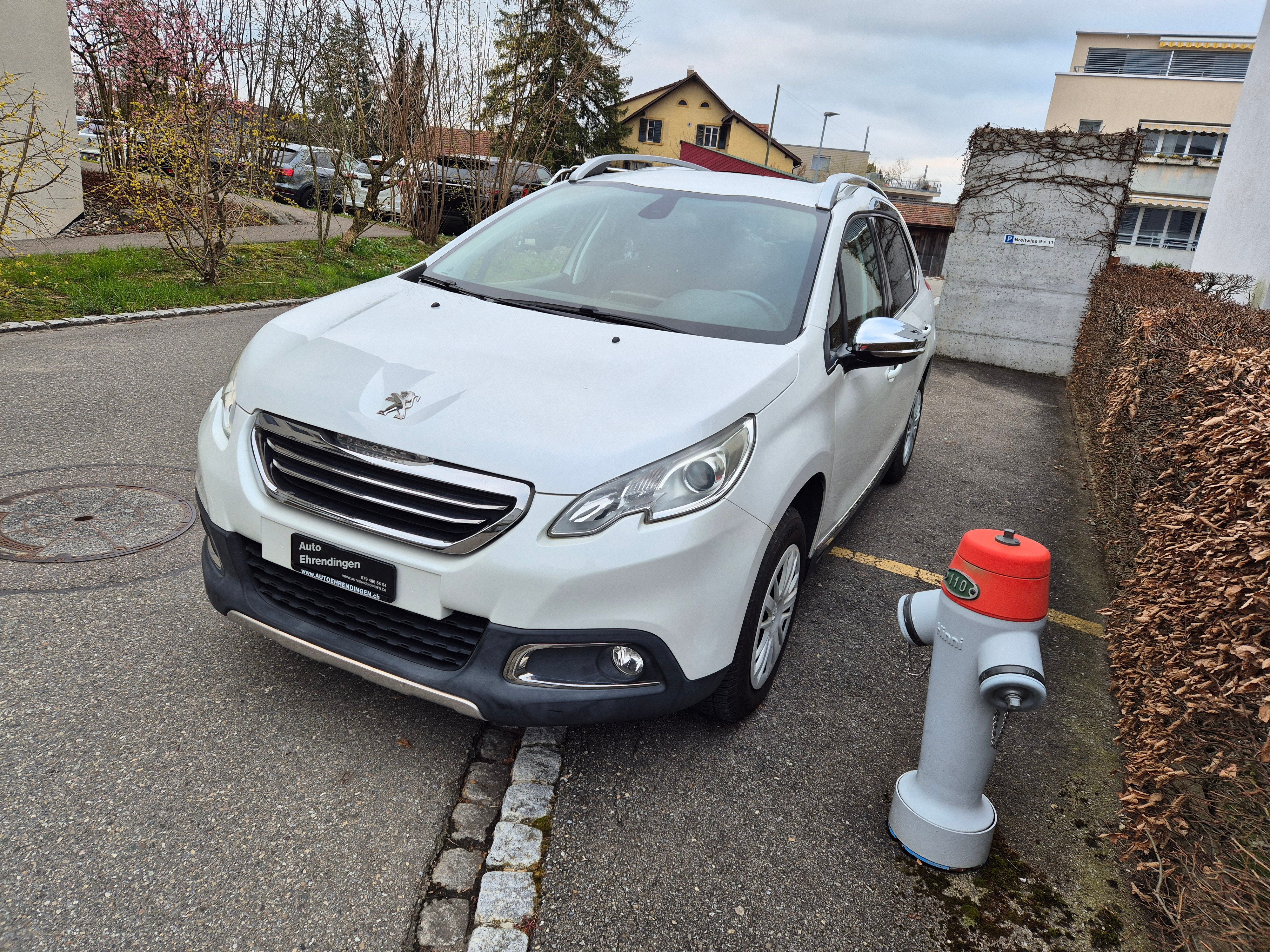 PEUGEOT 2008 1.2 VTI Allure