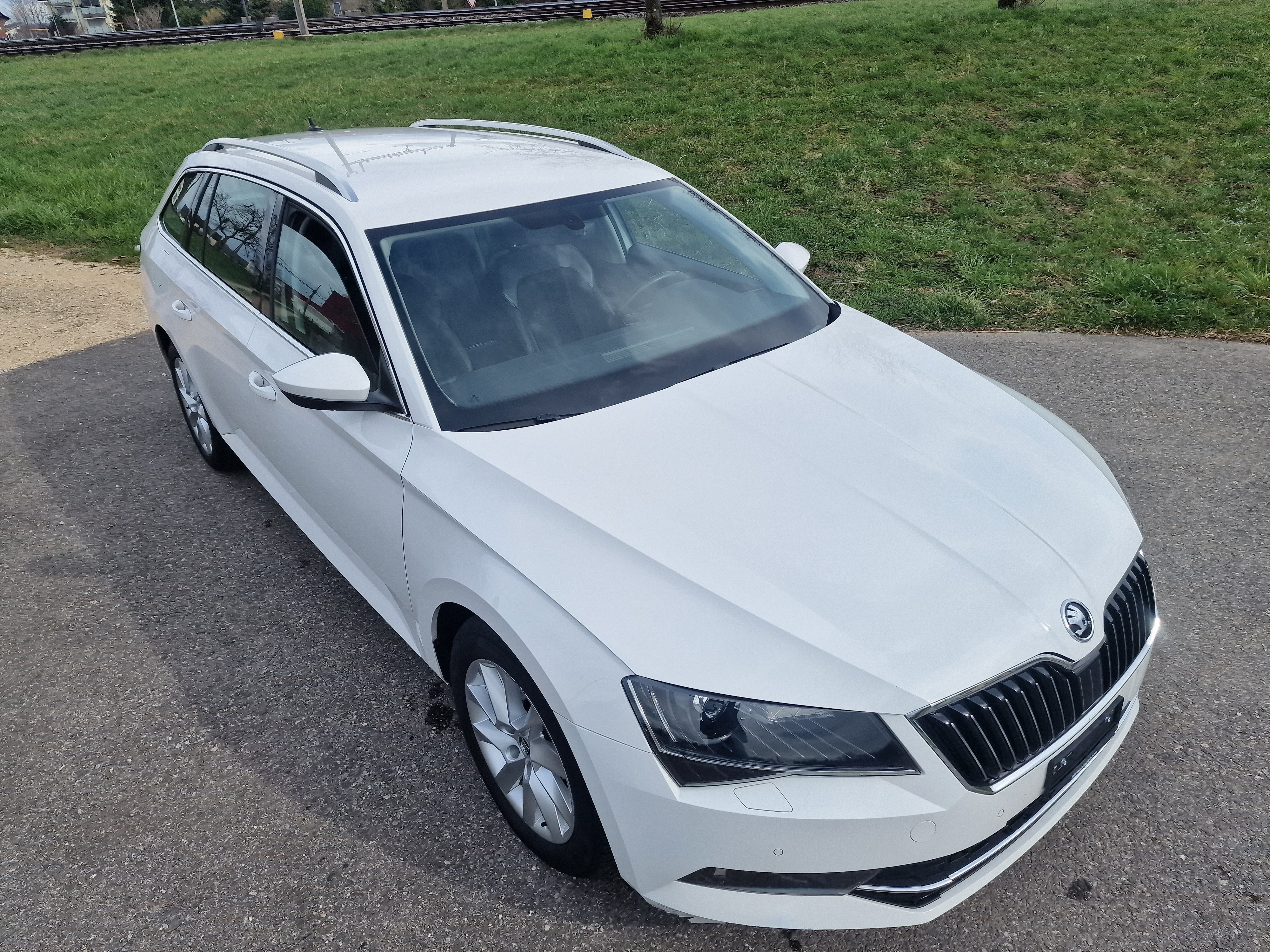 SKODA Superb Combi 2.0 TDi Ambition DSG