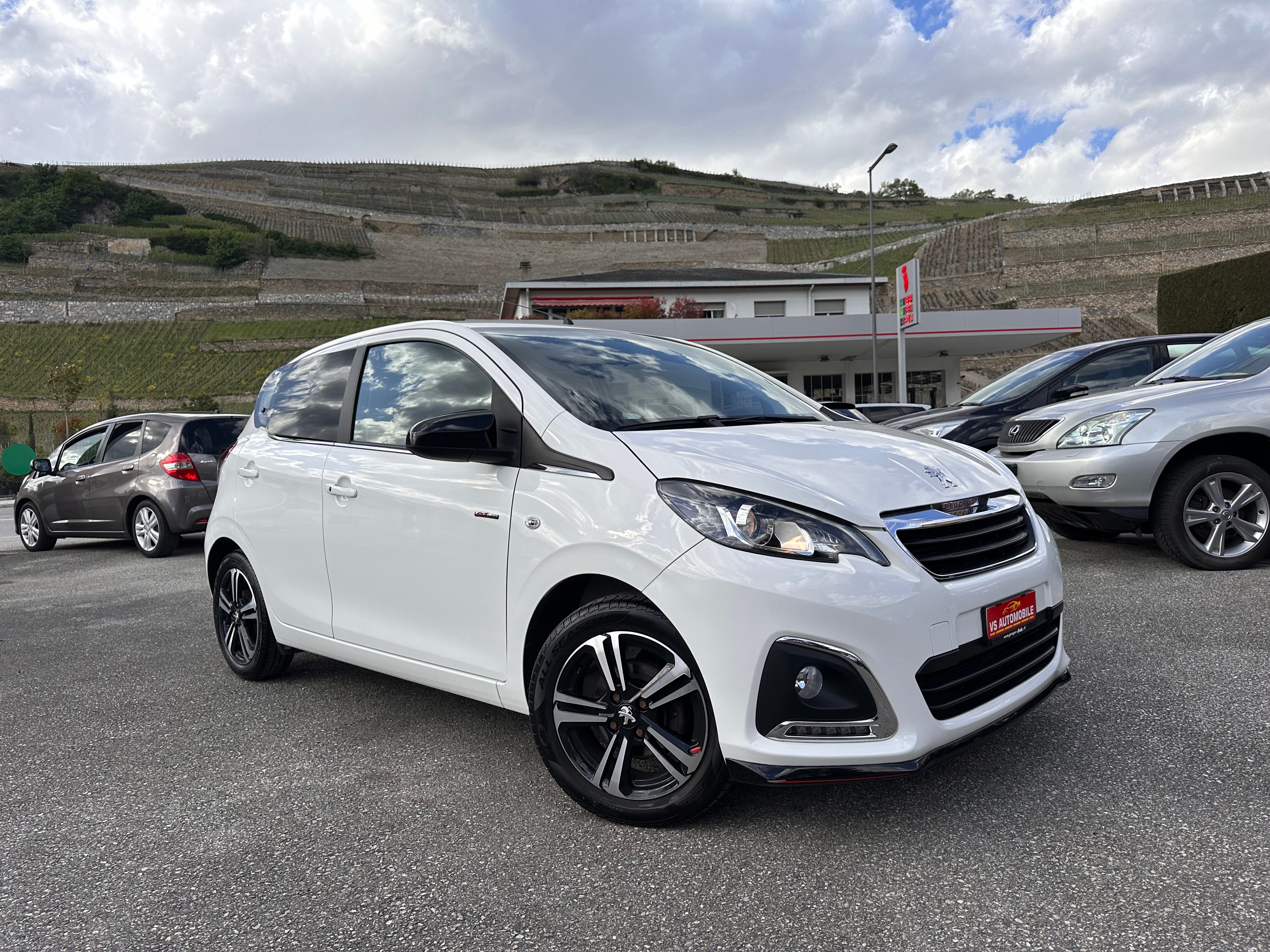 PEUGEOT 108 1.2 PureTech GT Line