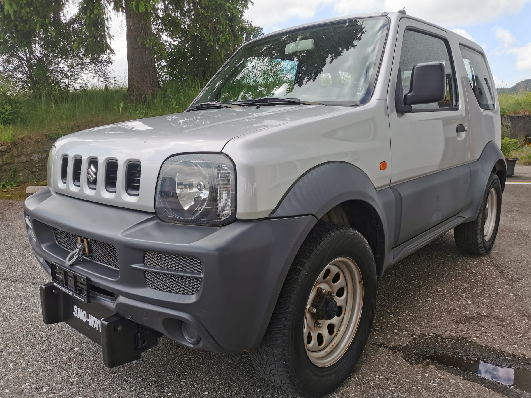 SUZUKI Jimny 1.3 16V Country. (45km/h)