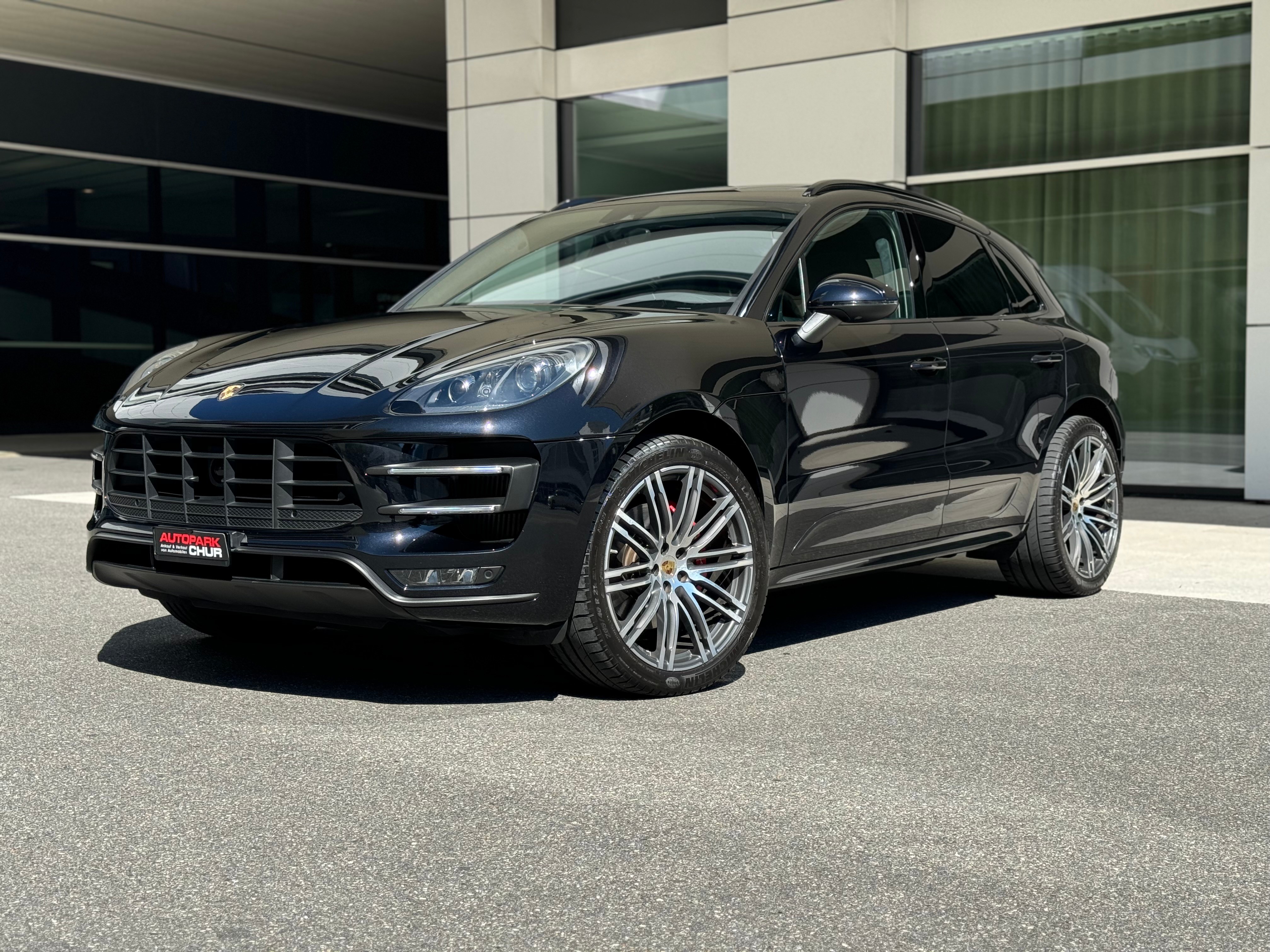 PORSCHE Macan Turbo PDK