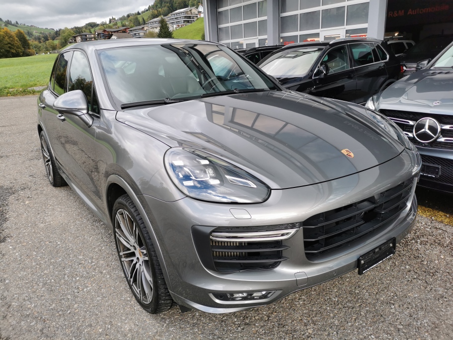 PORSCHE Cayenne GTS