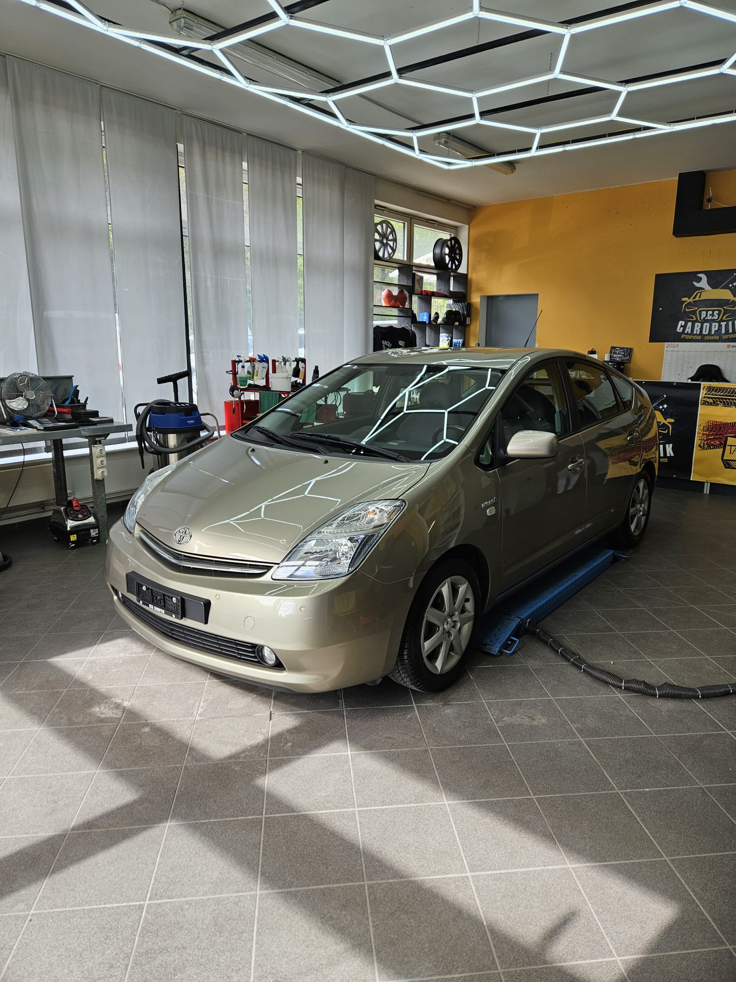 TOYOTA Prius 1.5 16V Hybrid