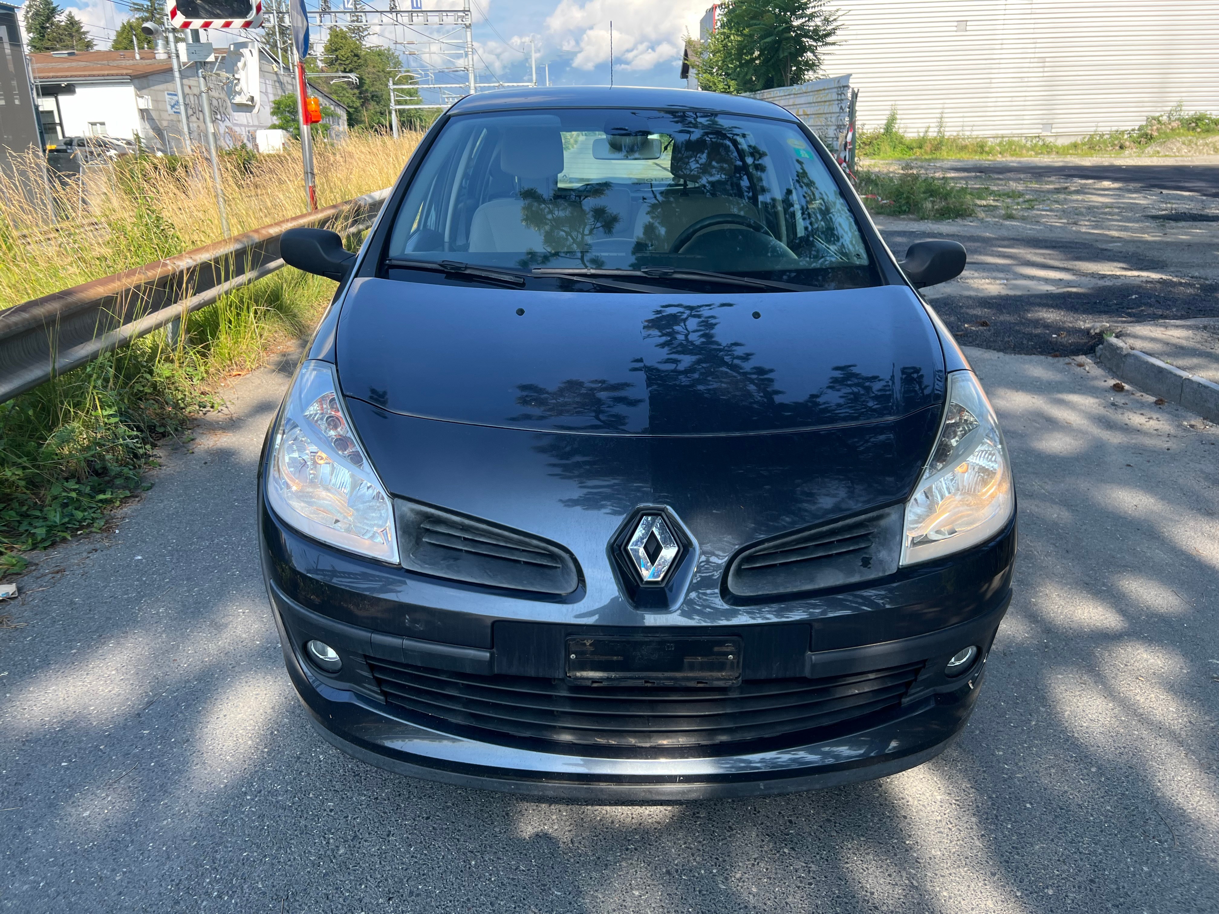 RENAULT Clio 1.4 16V Dynamique