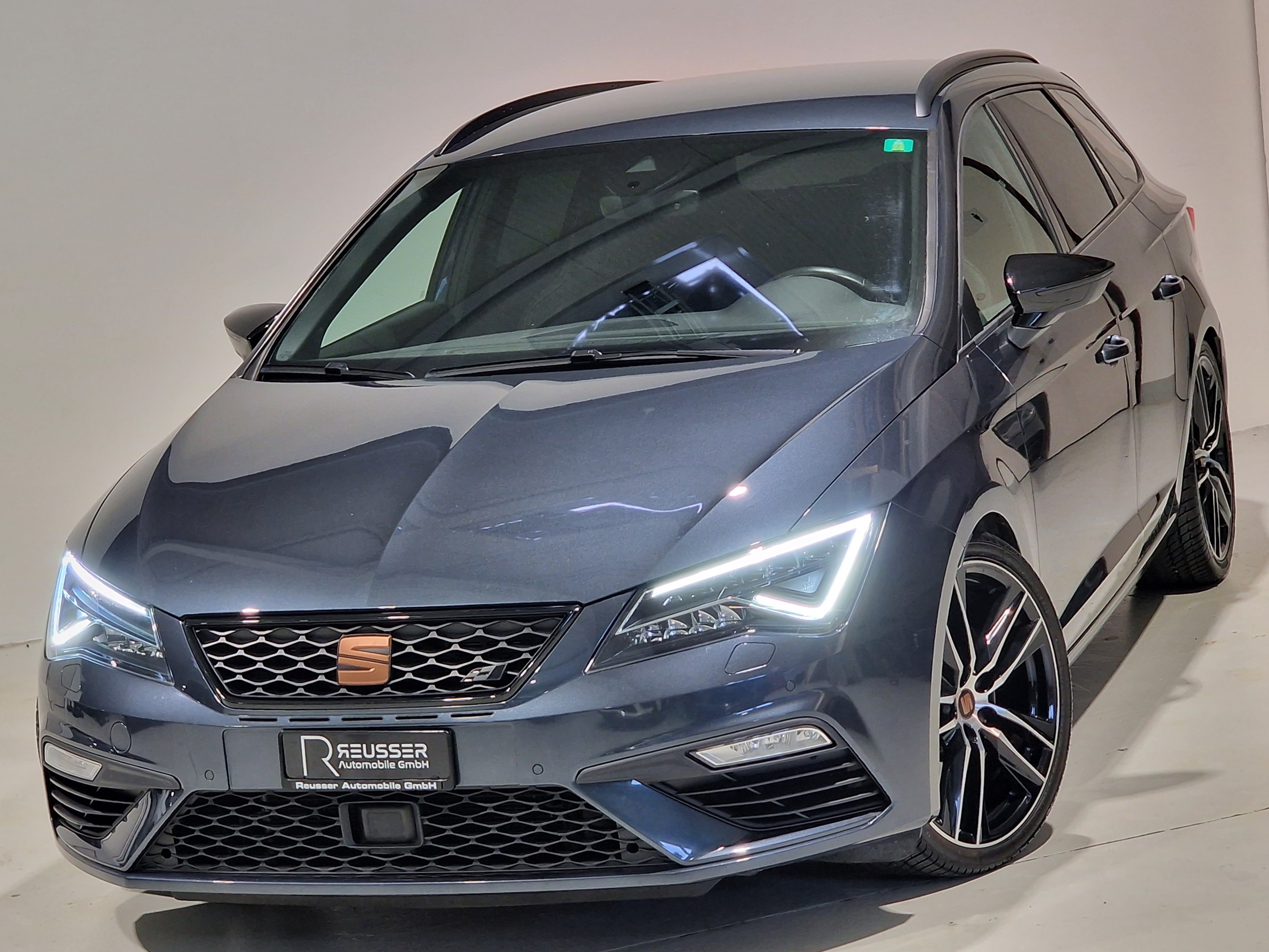 SEAT Leon ST 2.0 TSI Swiss Cupra 300 4 Drive DSG