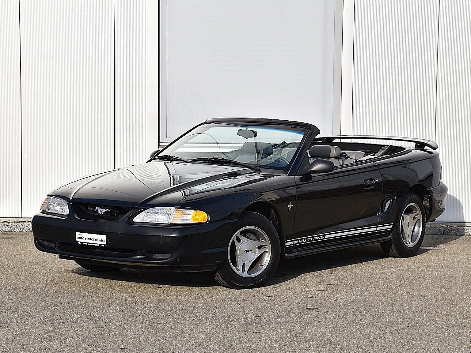 FORD MUSTANG 3,8 V6 AUTOMAT CABRIOLET