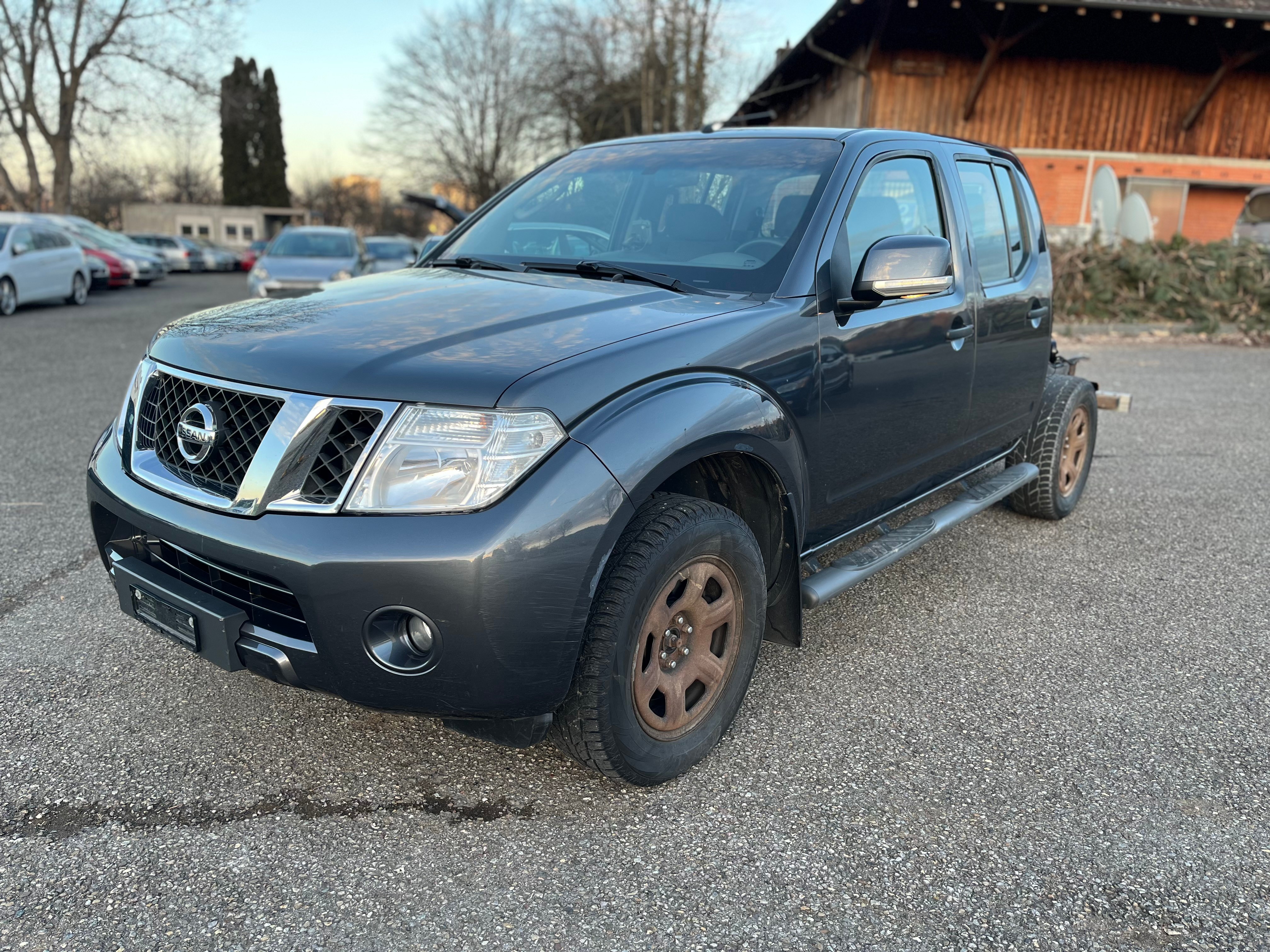 NISSAN Navara Double Cab XE 2.5 dCi 4WD