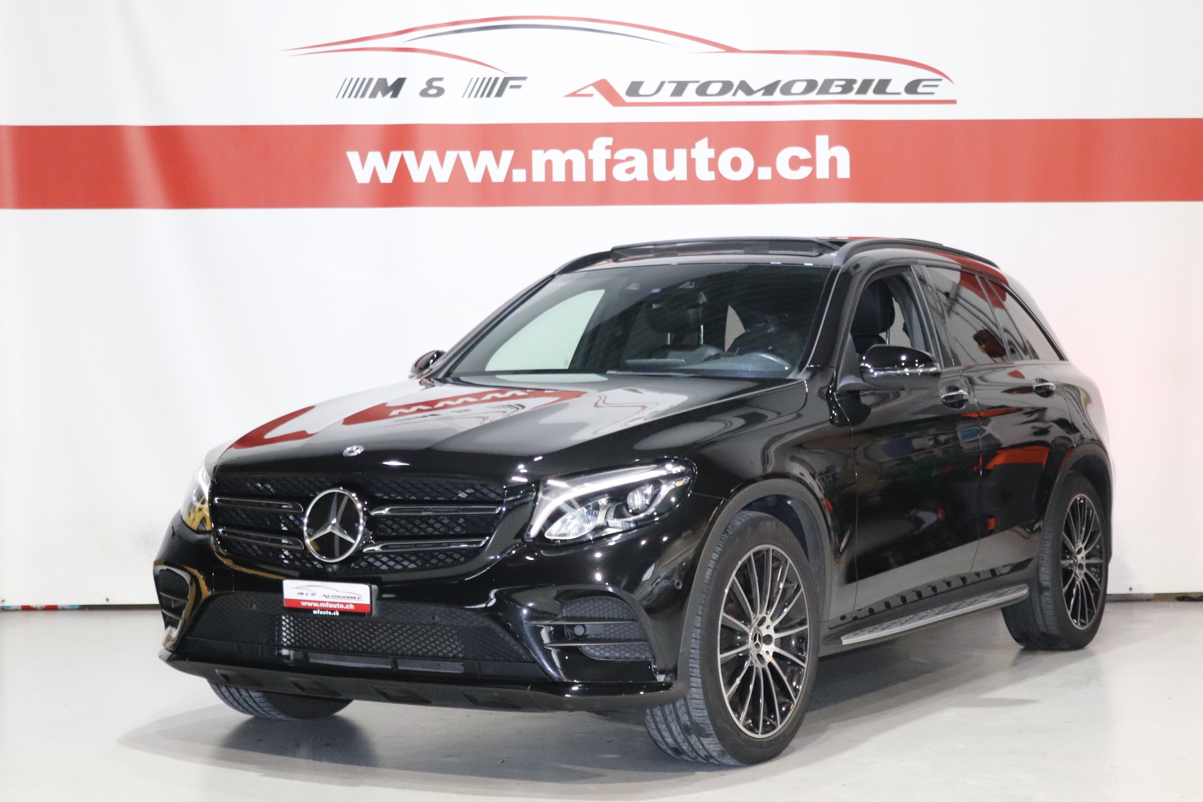 MERCEDES-BENZ GLC 300 AMG Line 4m *CH.-FAHRZEUG*