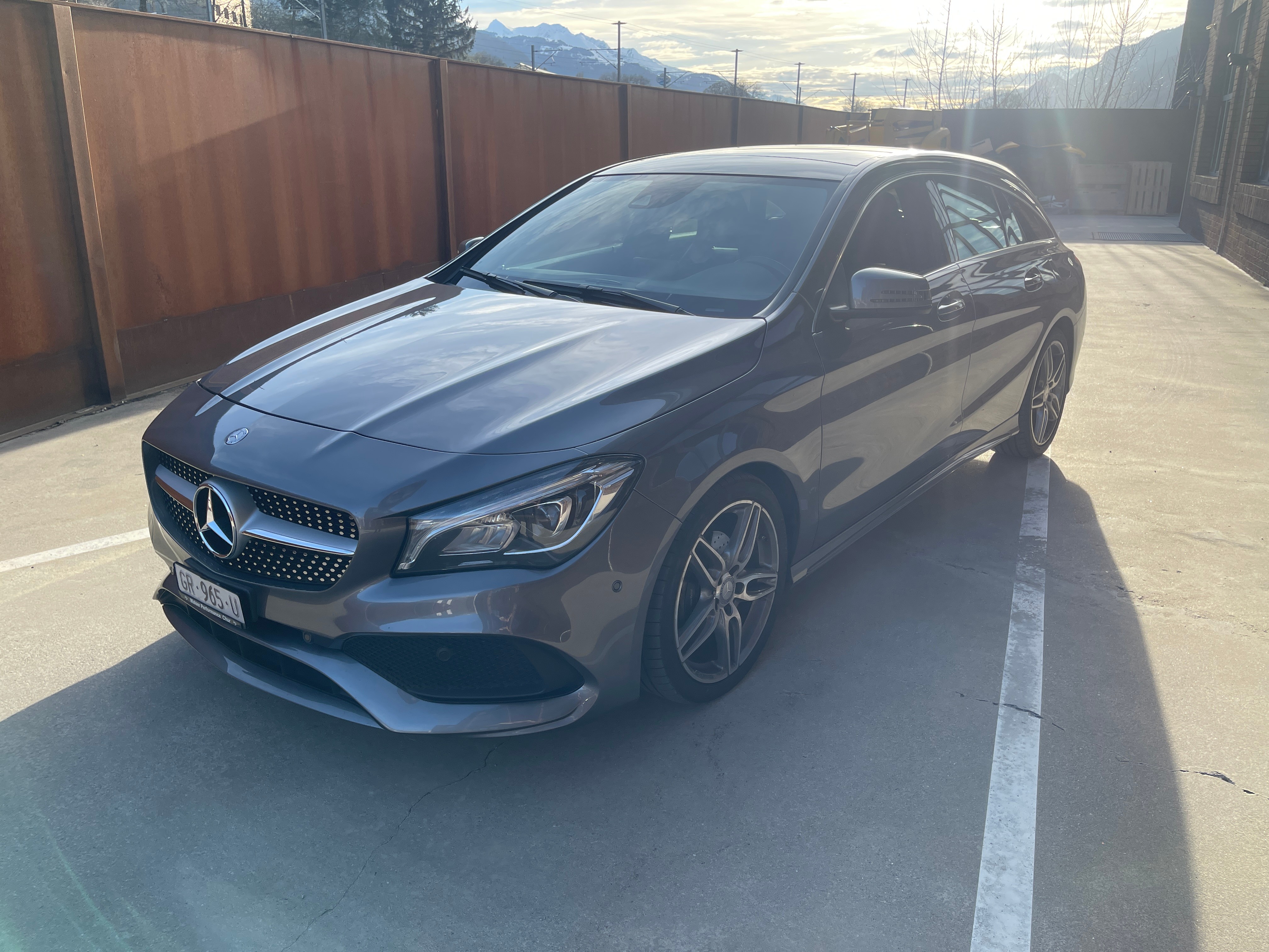 MERCEDES-BENZ CLA Shooting Br 200 d Swiss Star AMG Line 4M