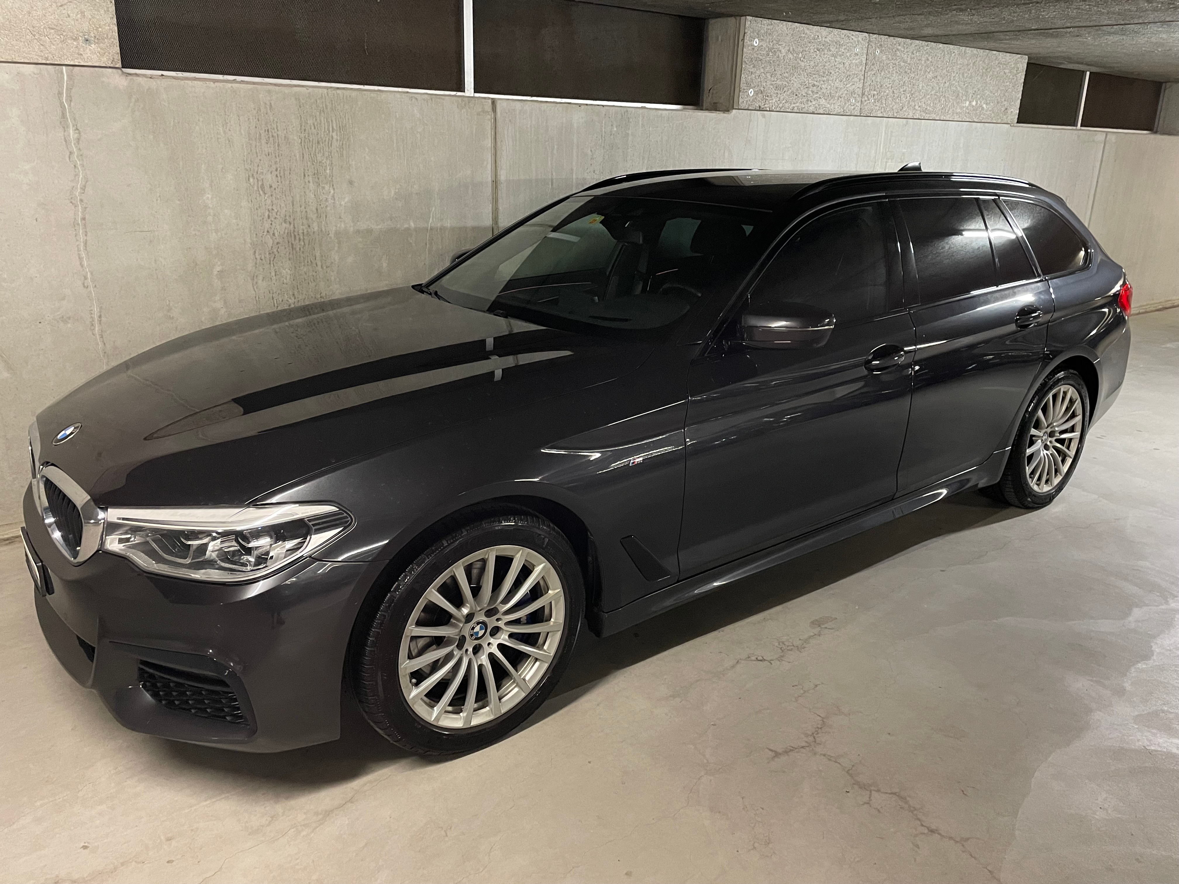 BMW 530d xDrive Touring Sport Line Steptronic