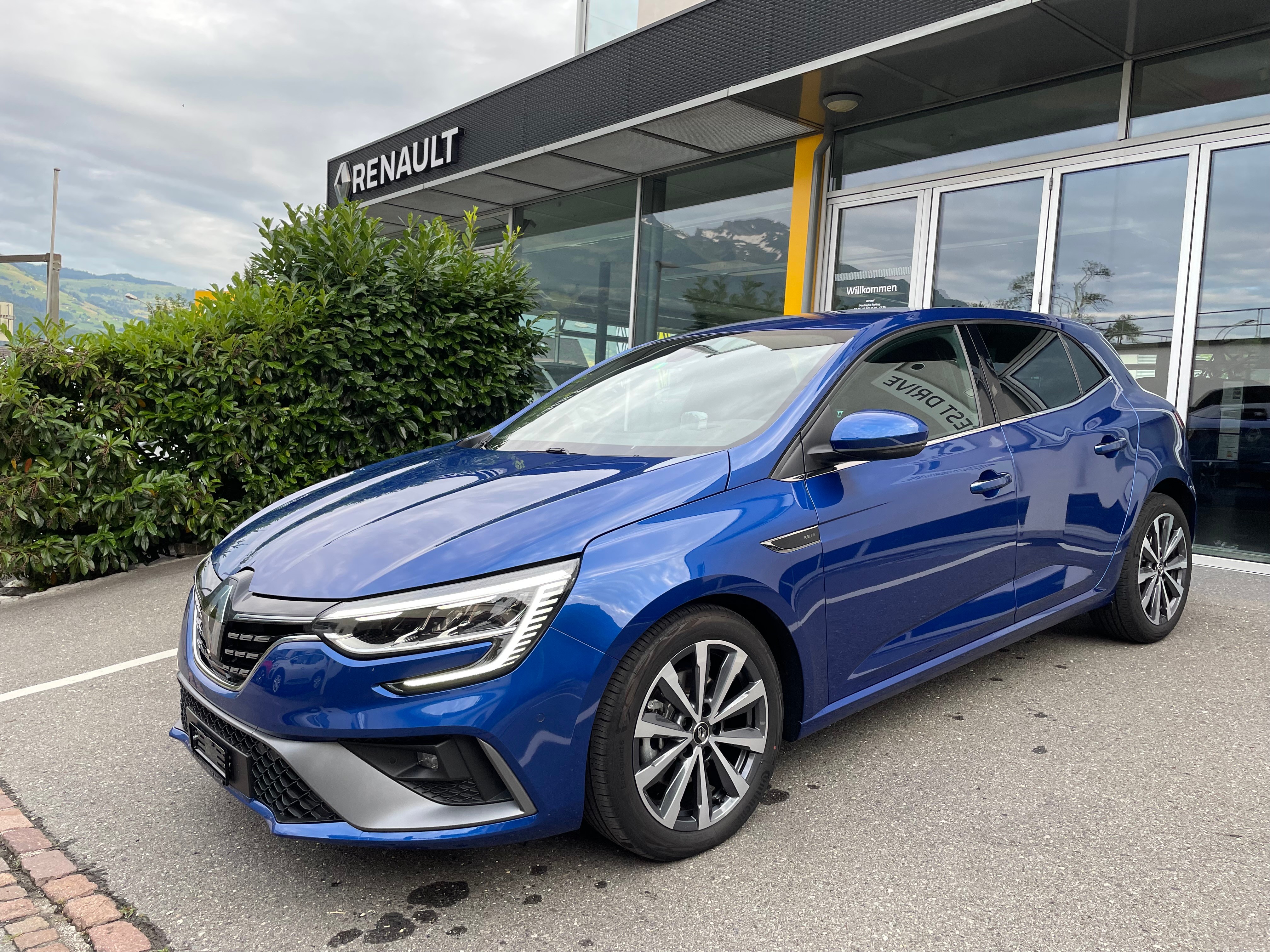 RENAULT Mégane Berline 1.3 16V R.S.Line EDC