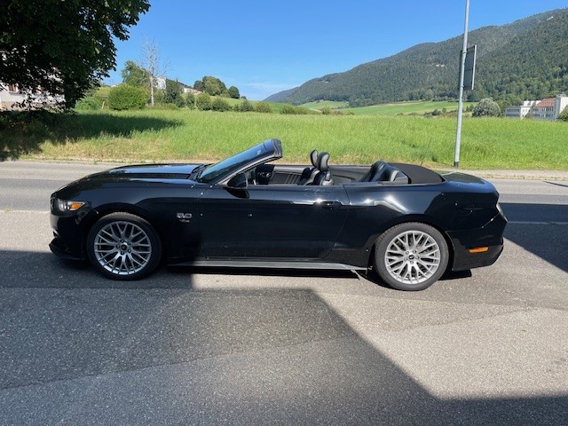 FORD Mustang Convertible 5.0 V8 GT Automat