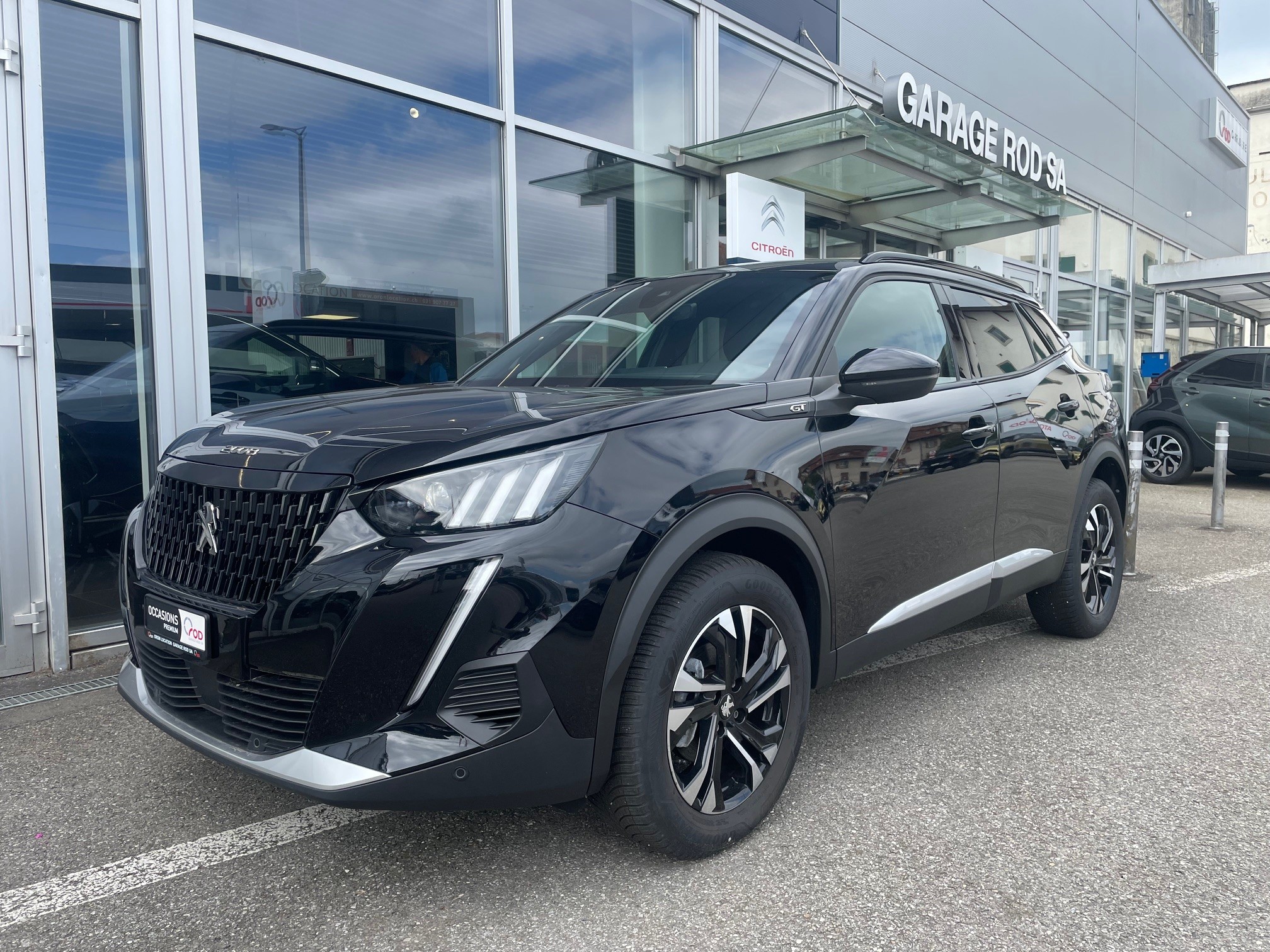 PEUGEOT 2008 1.2 PureTech GT EAT8