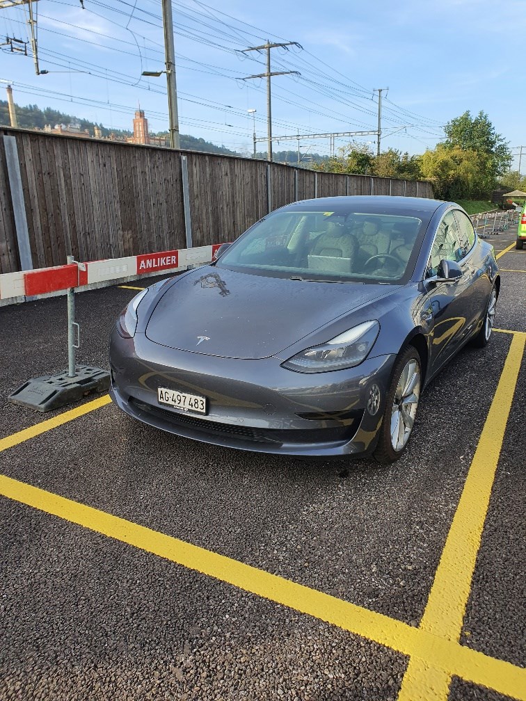 TESLA Model 3