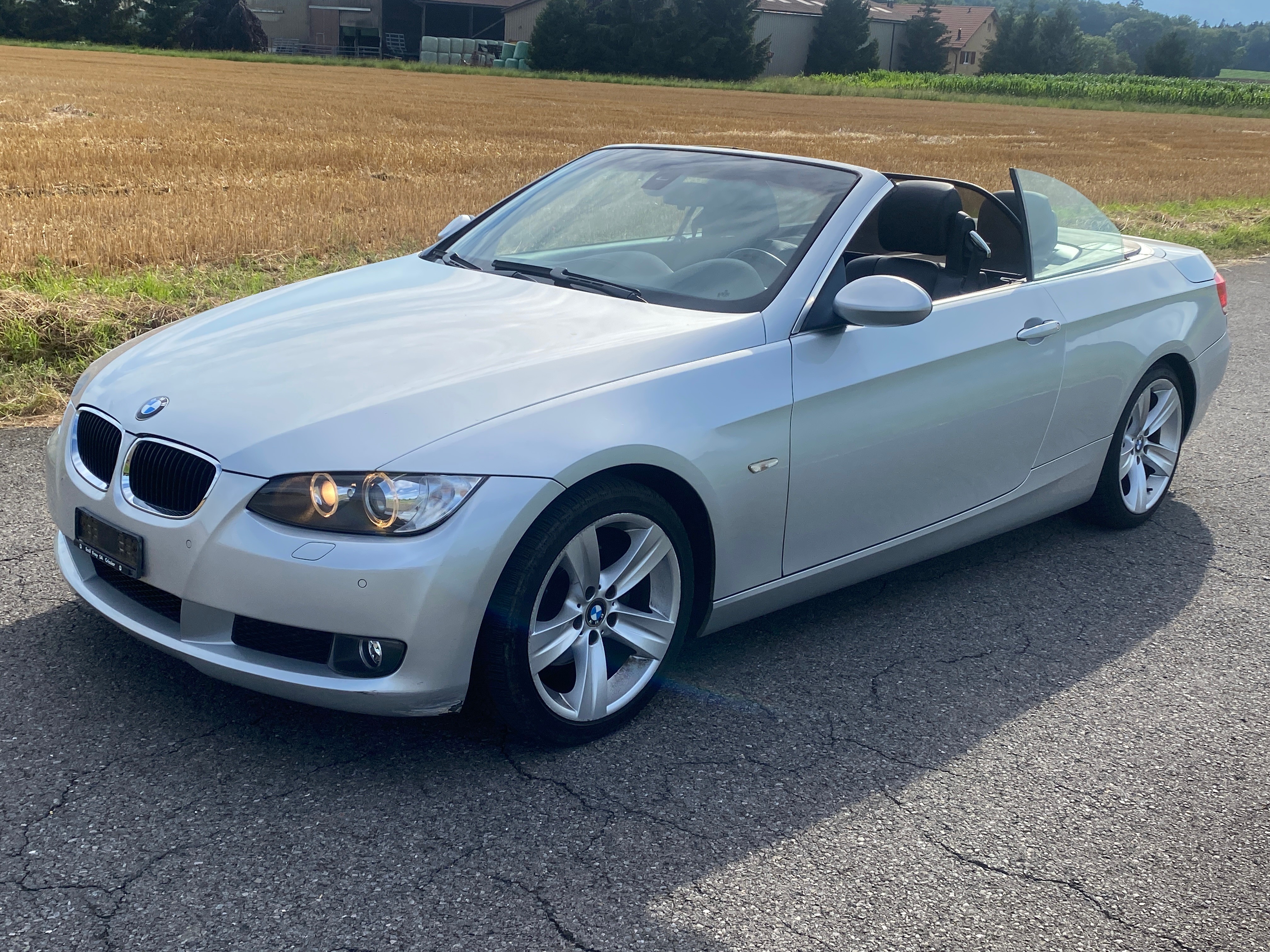 BMW 320i Cabrio AUT Toit rigide rétractable