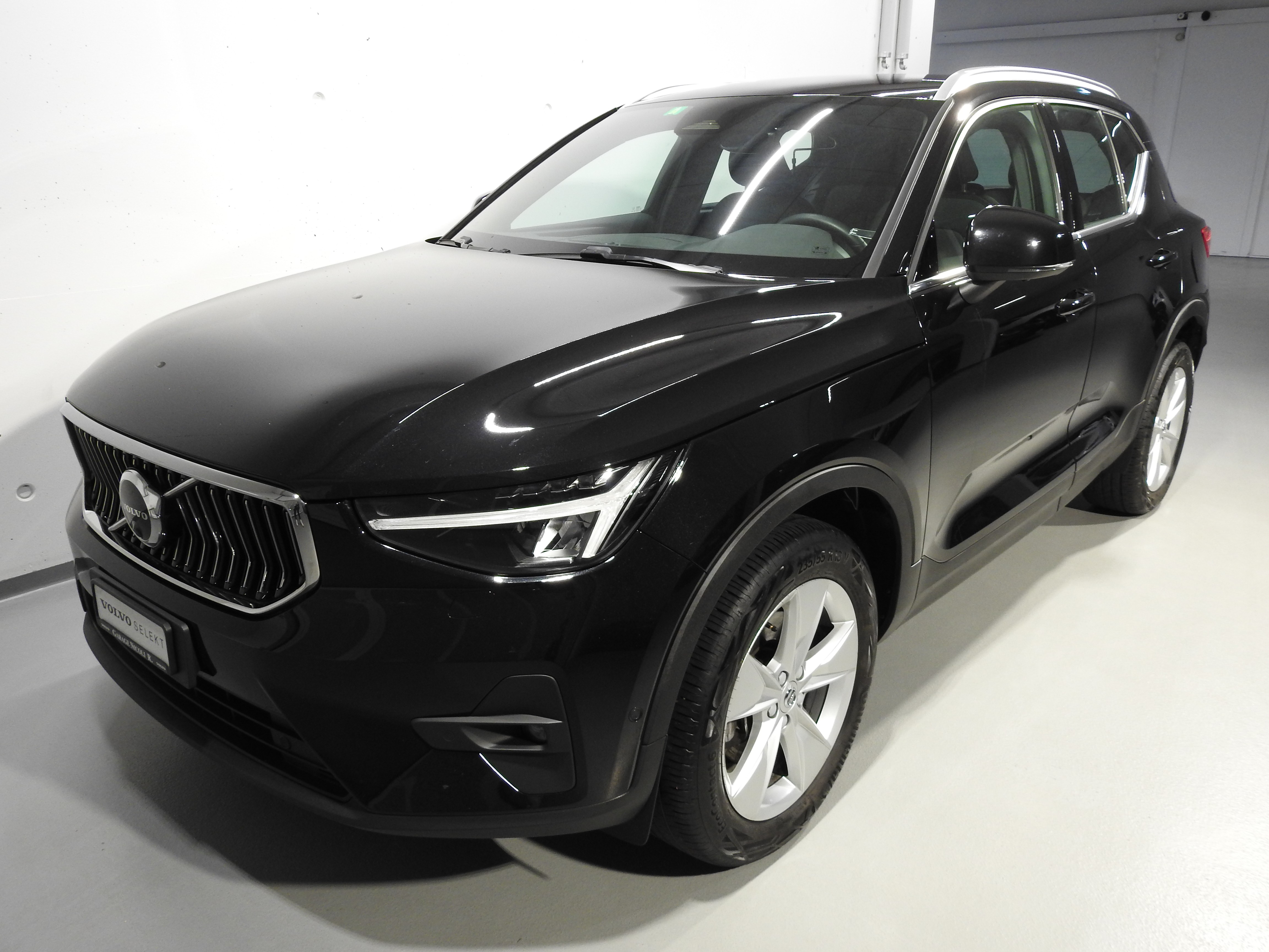 VOLVO XC40 B4 Benzin Mild Hybrid AWD Plus Bright DCT