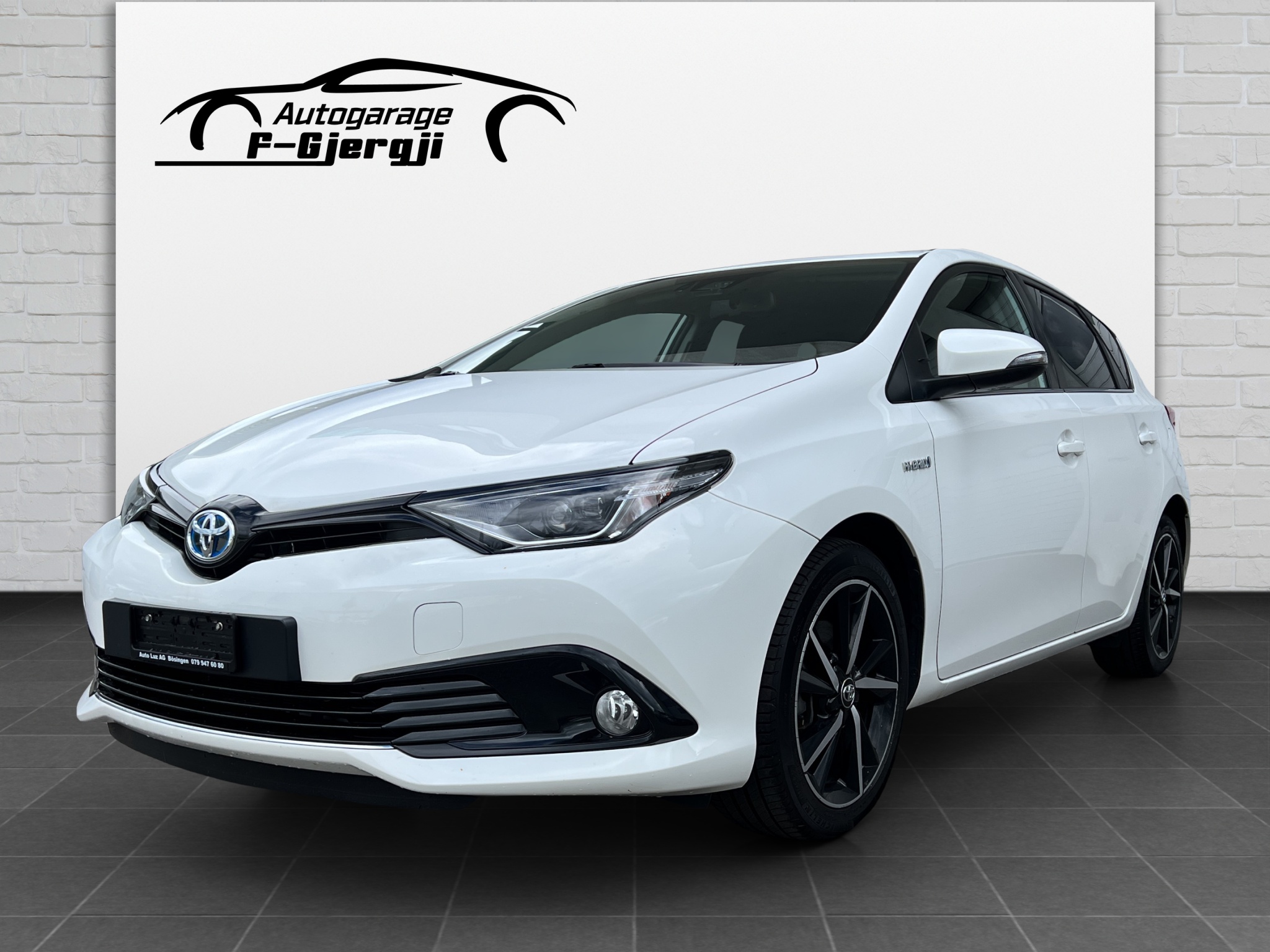 TOYOTA Auris 1.8 HSD Premium e-CVT