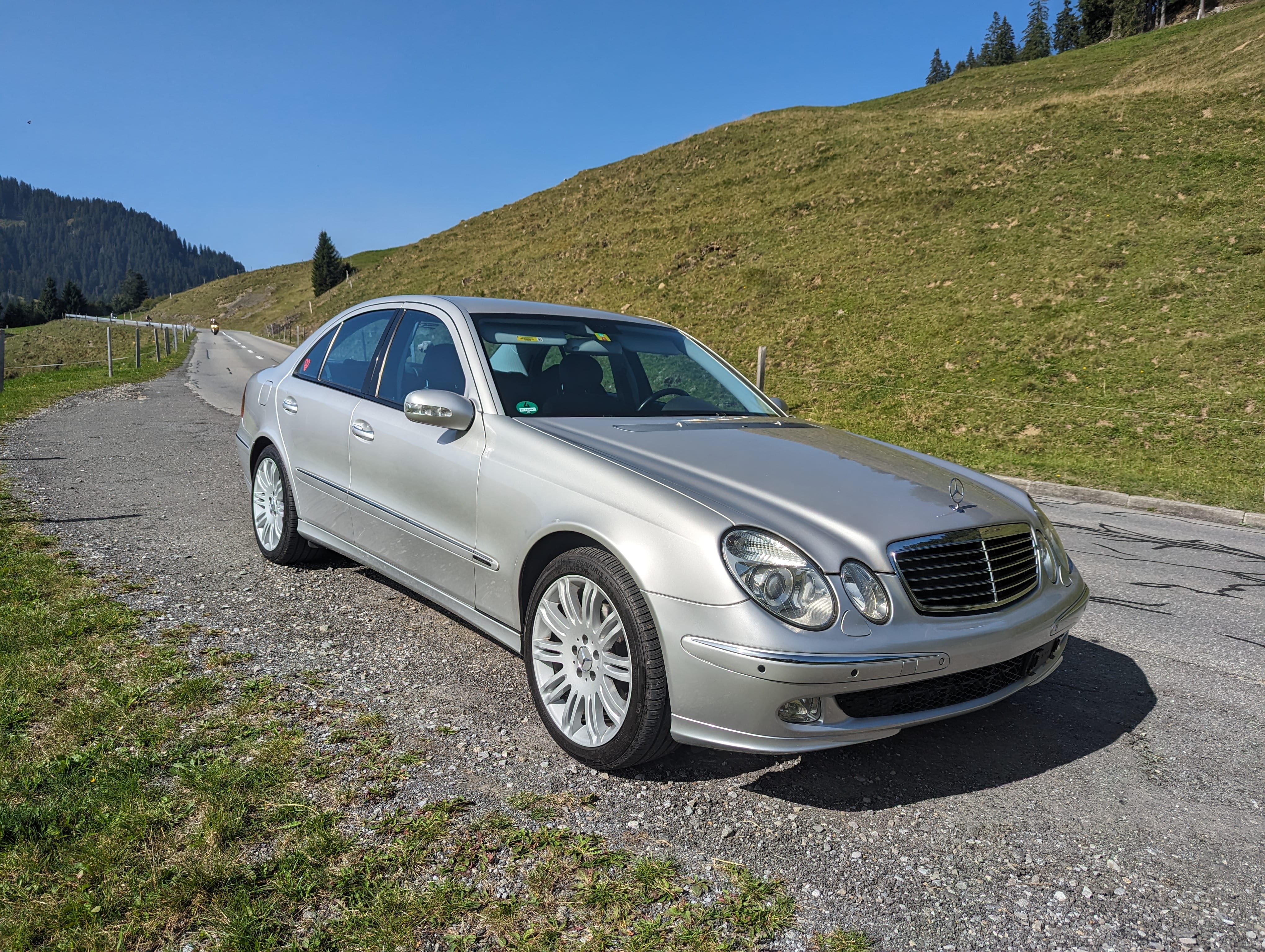 MERCEDES-BENZ E 320 Avantgarde 4Matic Automatic