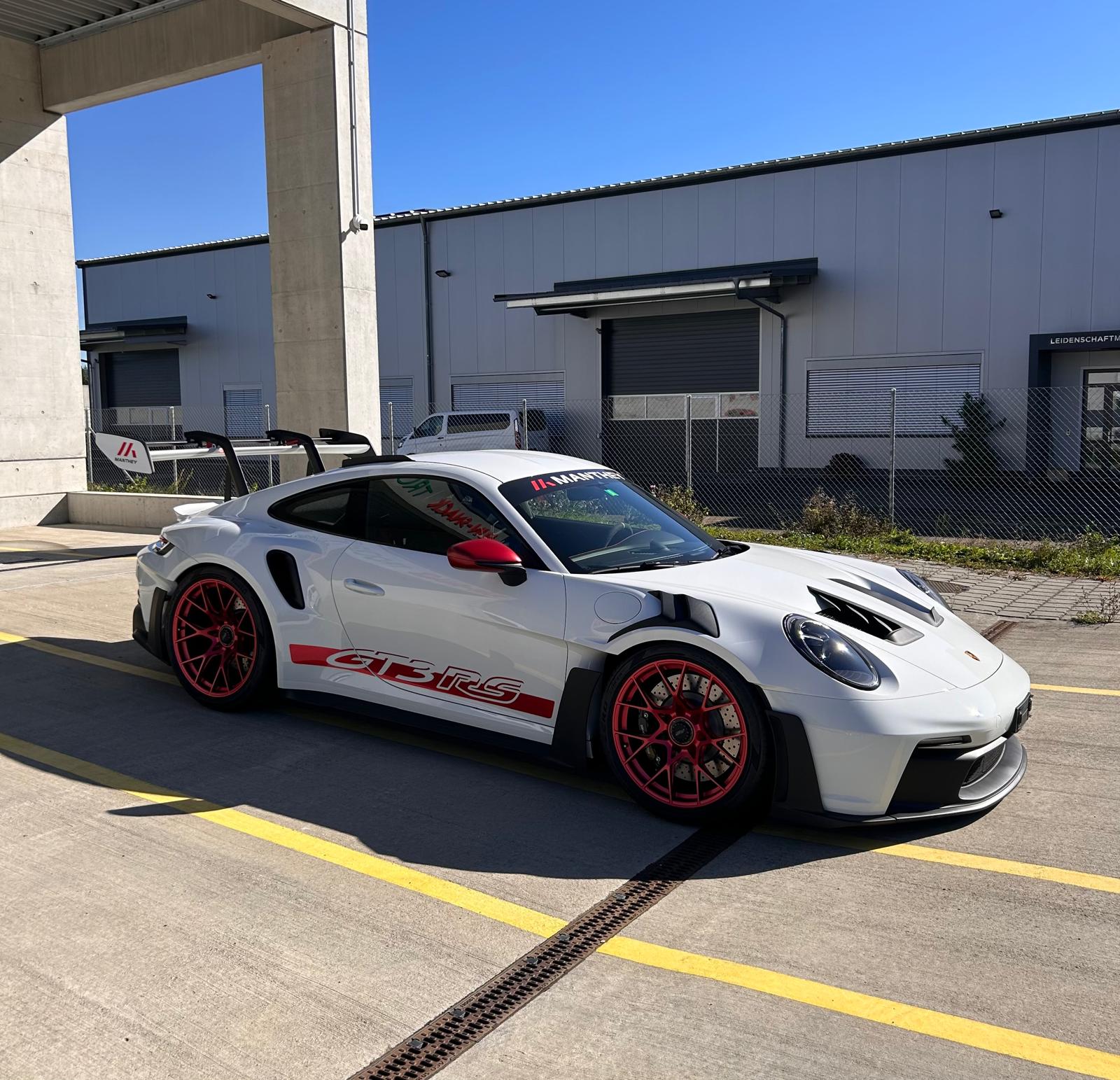 PORSCHE 911 GT3 RS