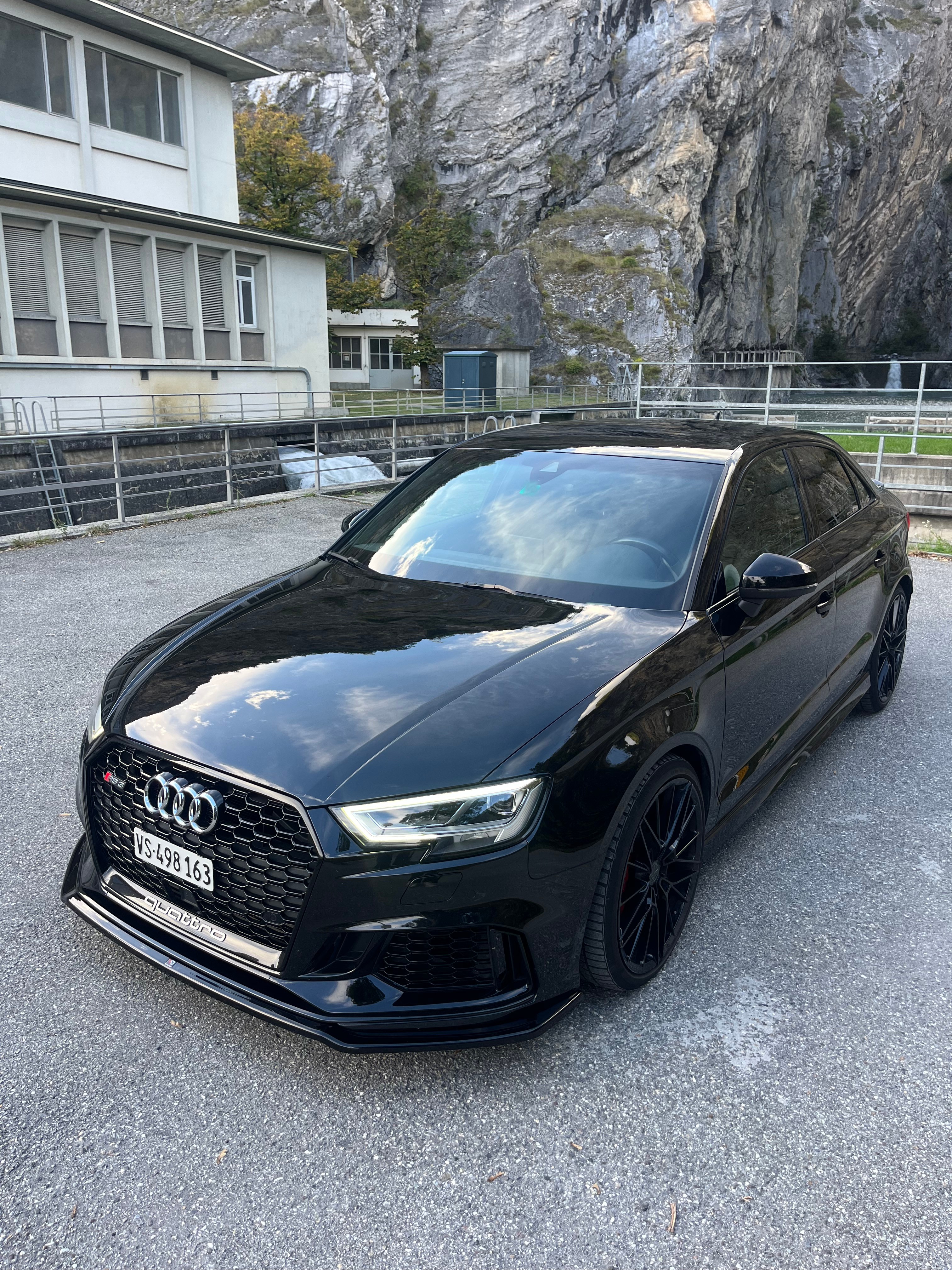 AUDI RS3 Limousine 2.5 TSI quattro S-tronic