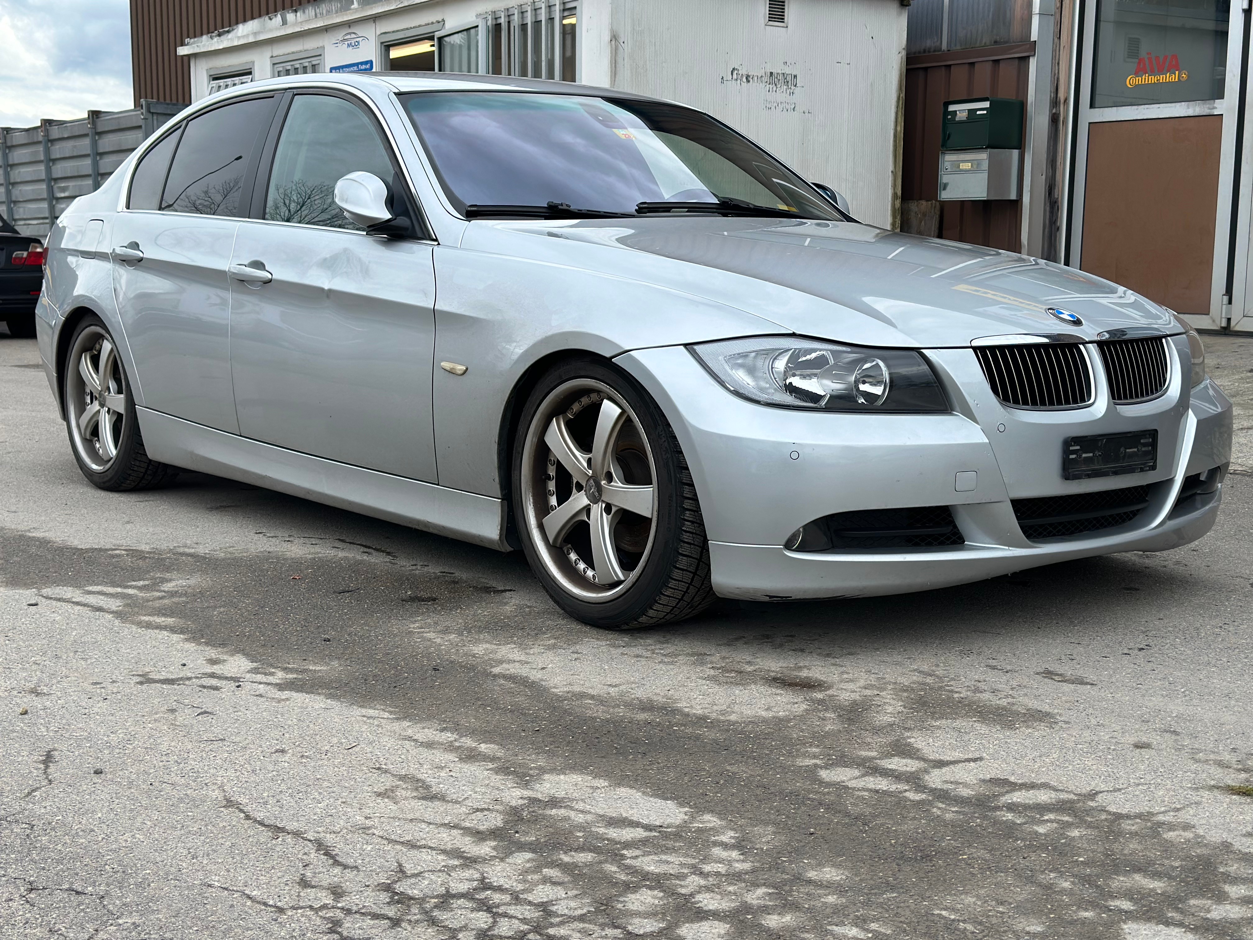 BMW 325i