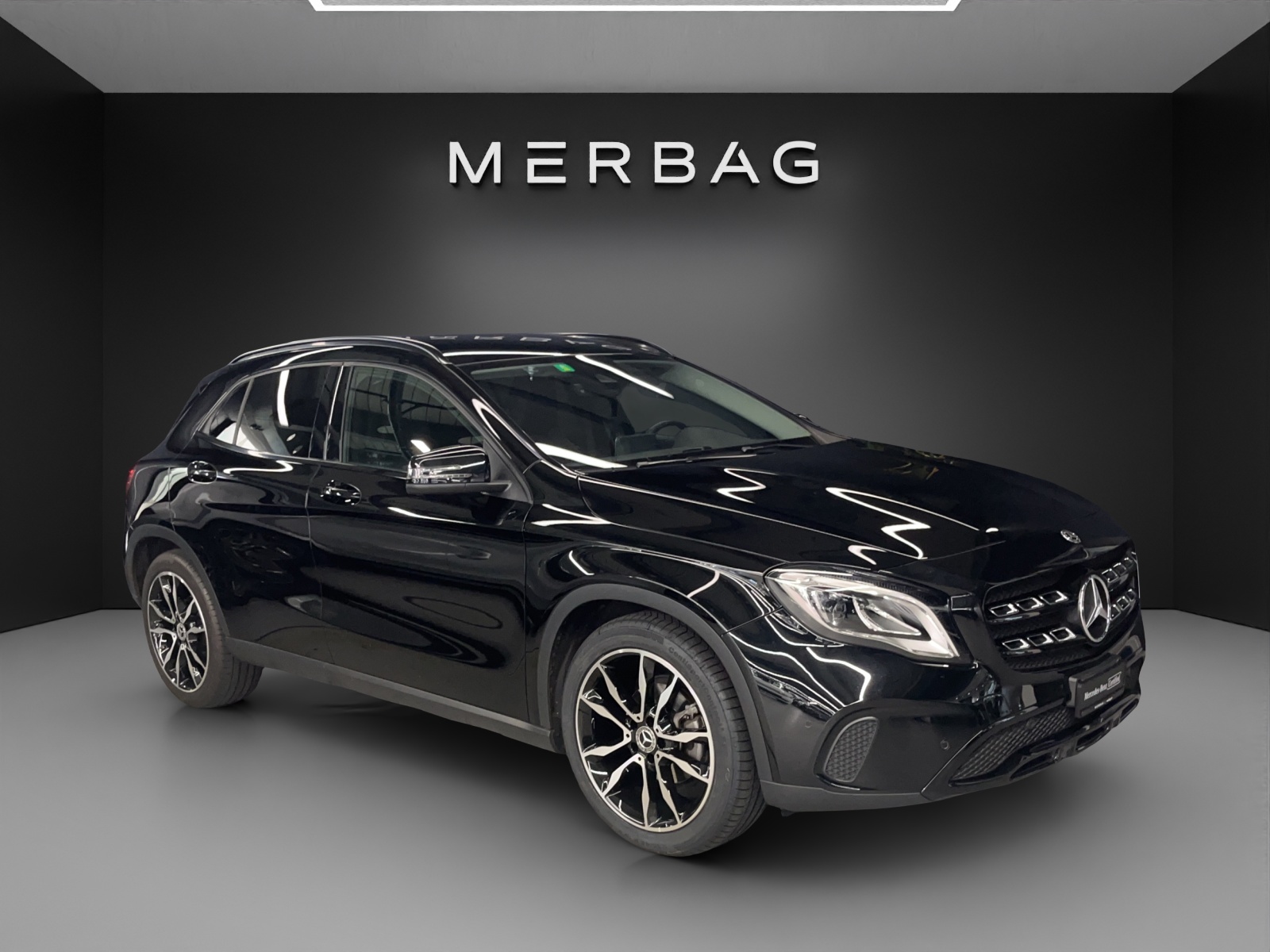 MERCEDES-BENZ GLA 200 Night Star 7G-DCT