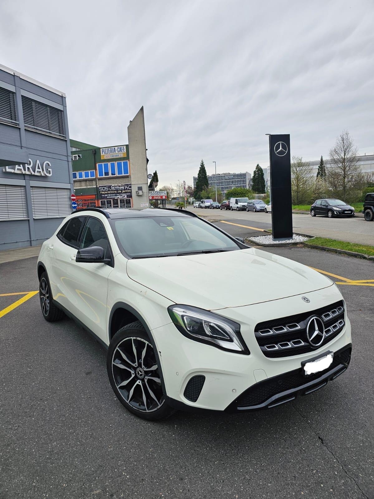 MERCEDES-BENZ GLA 200 7G-DCT