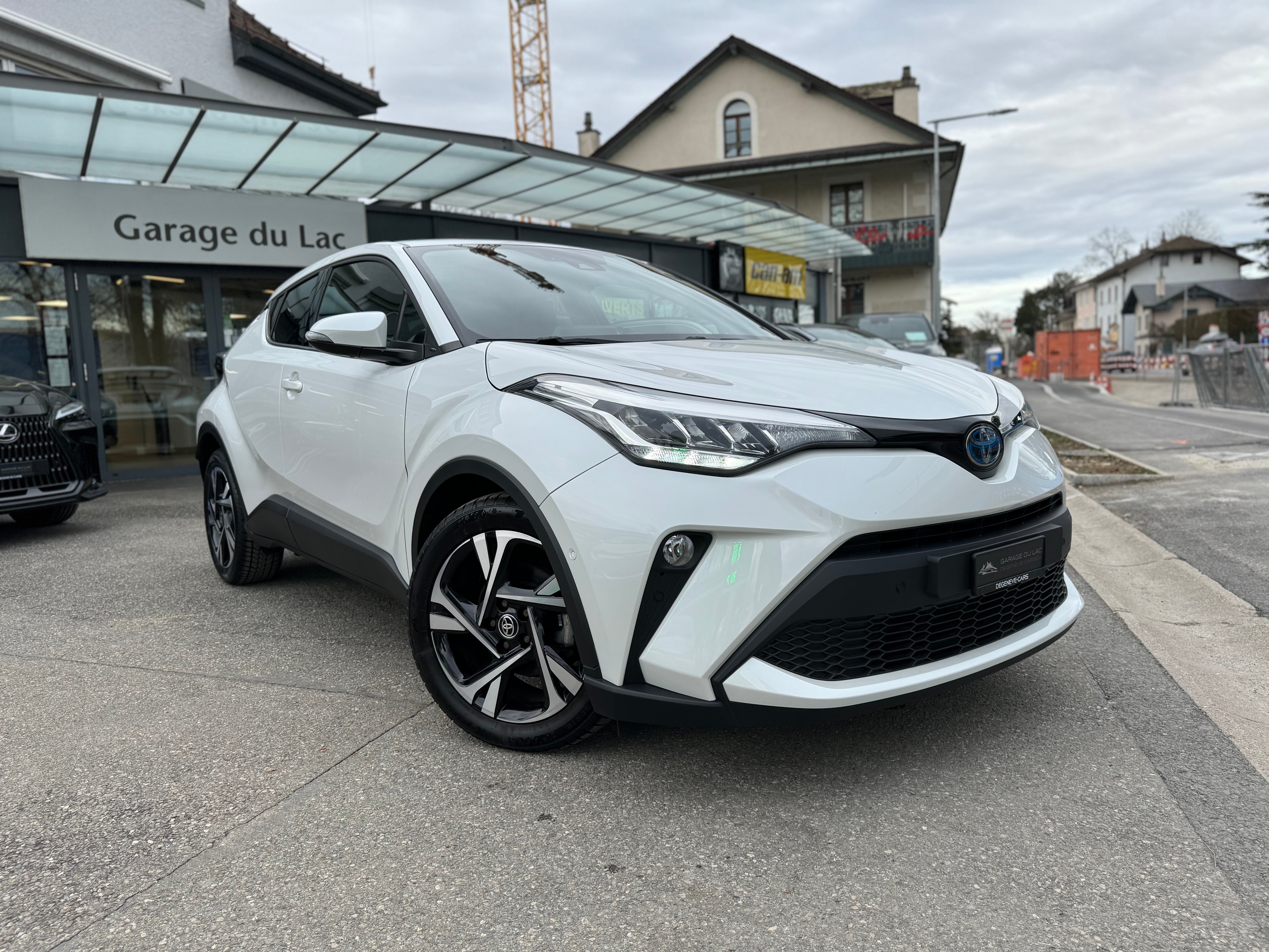 TOYOTA C-HR 1.8 HSD CVT Trend