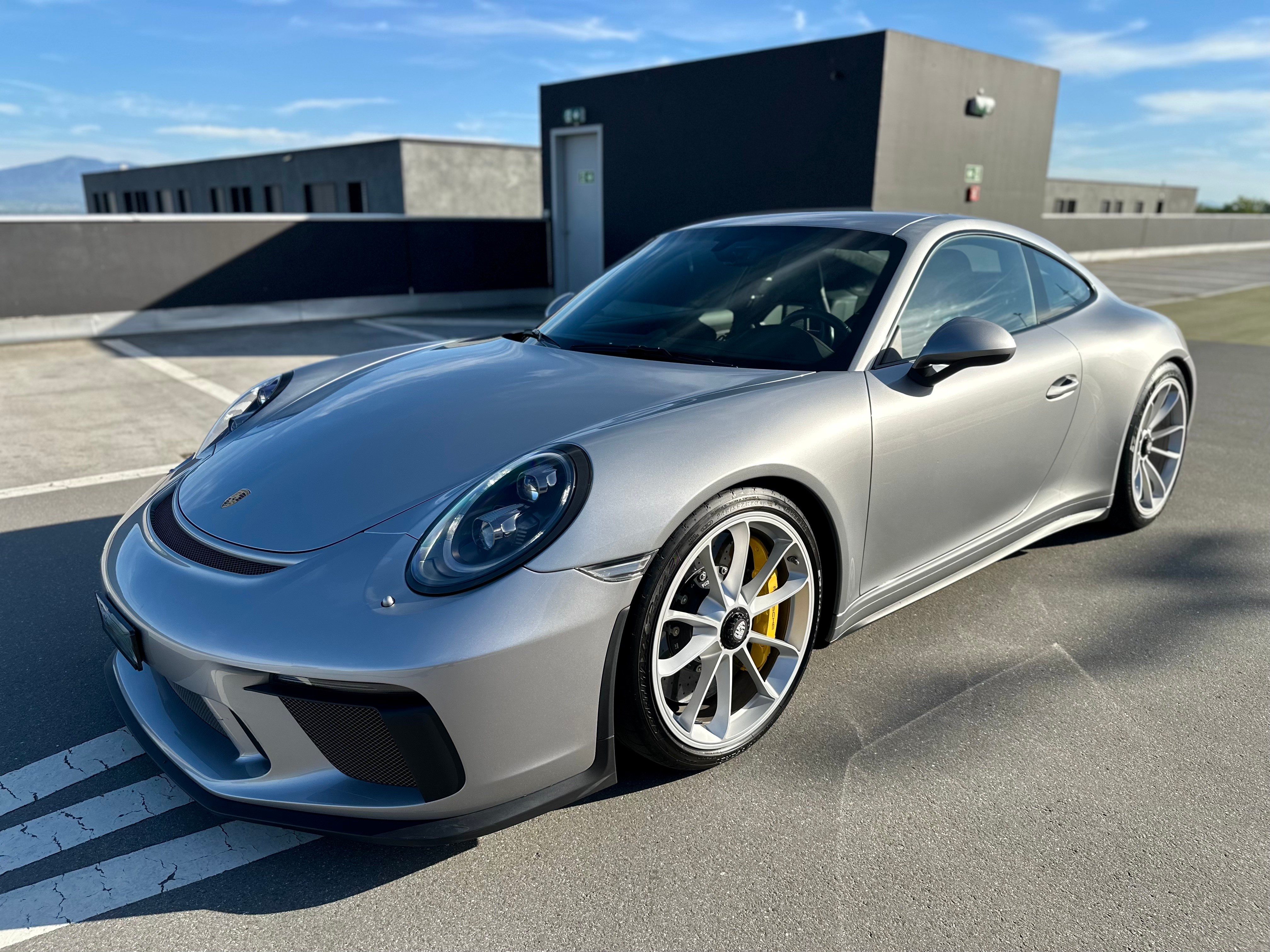 PORSCHE 911 GT3 Touring