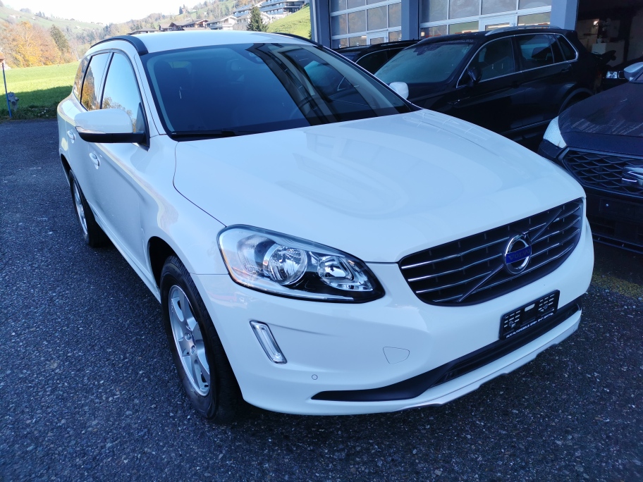 VOLVO XC60 D4 AWD Momentum