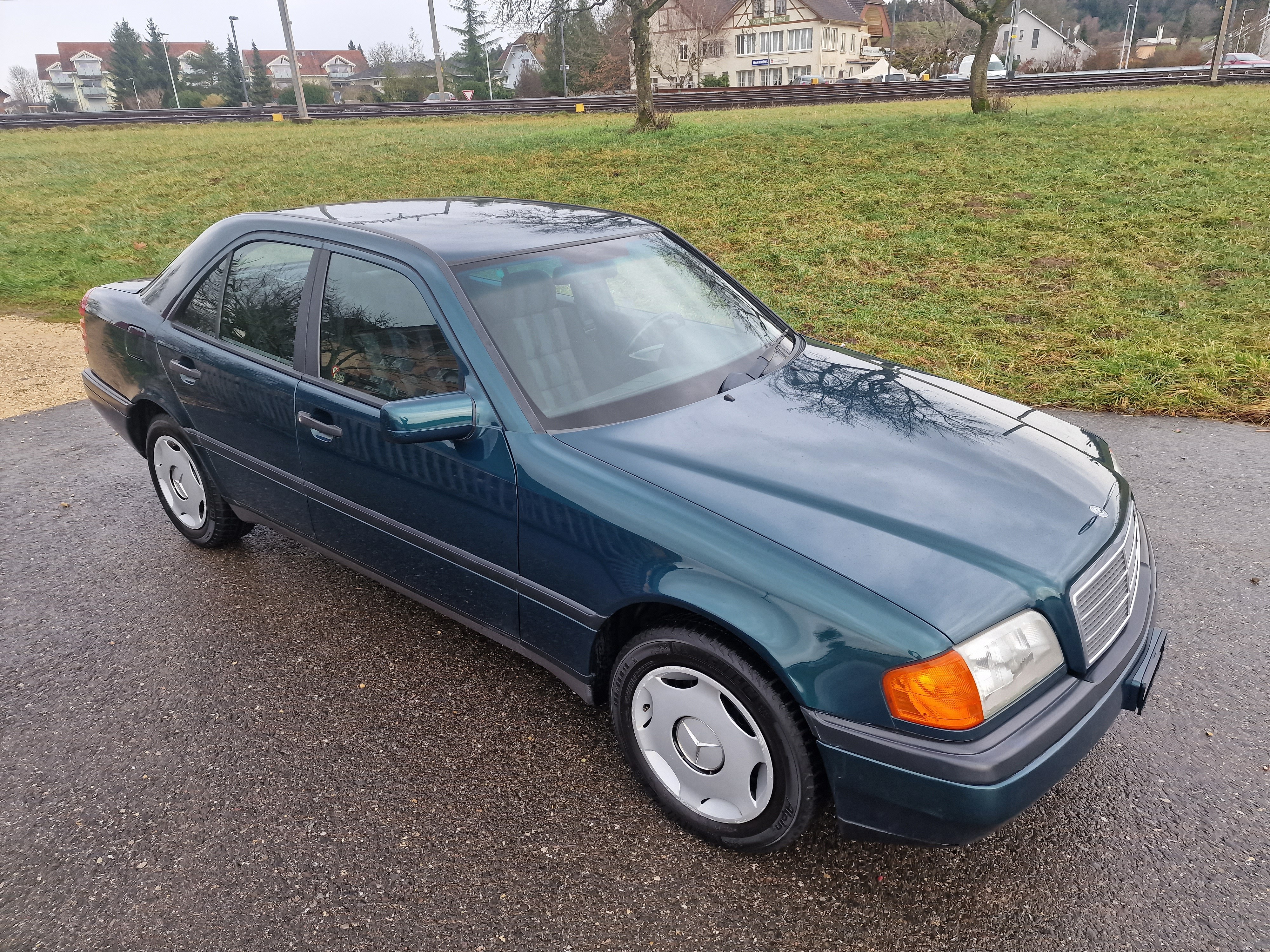 MERCEDES-BENZ C 180 Classic