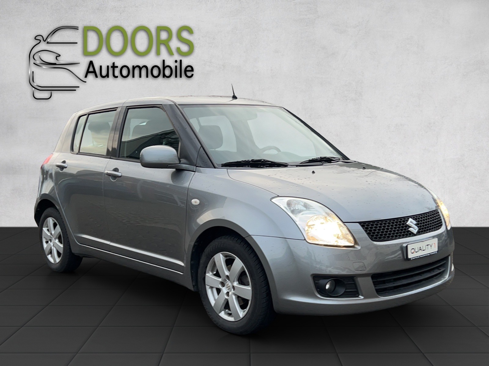 SUZUKI Swift 1.3i 16V GL Top