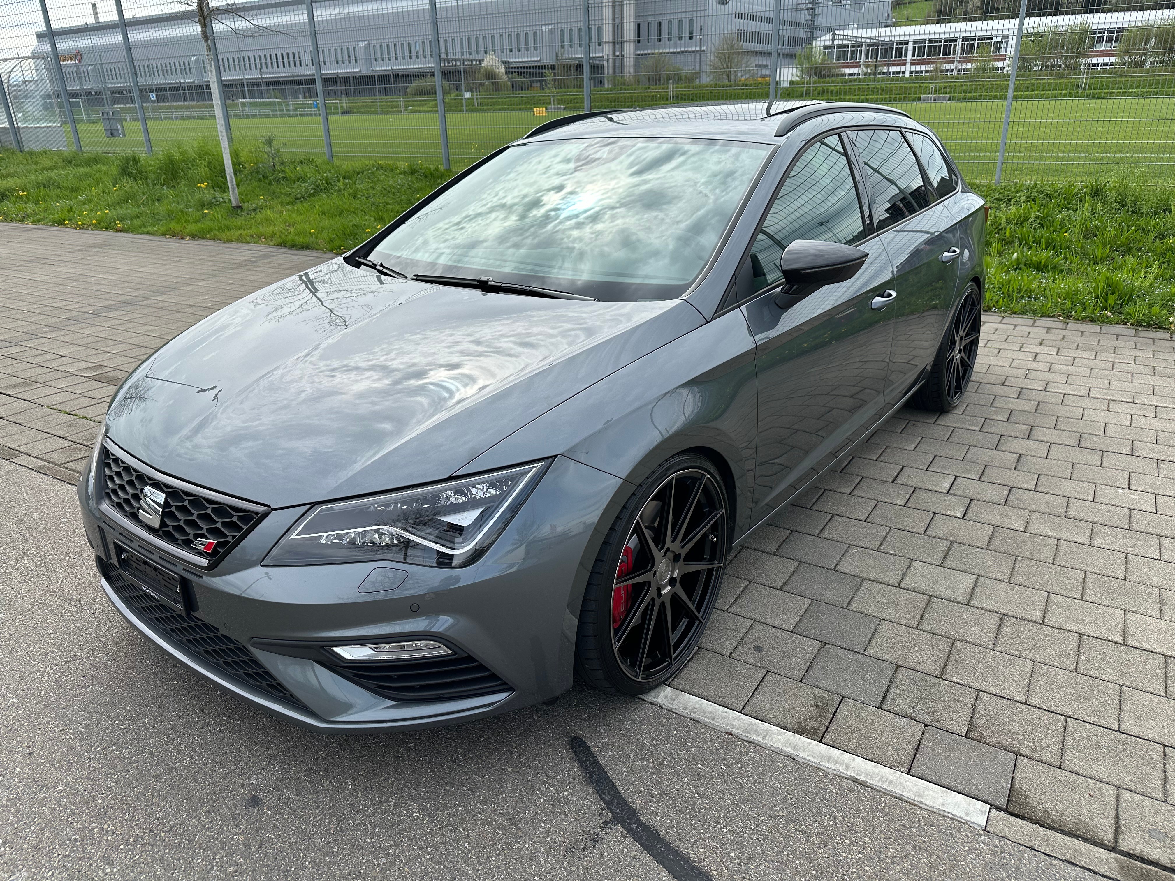 SEAT Leon ST 2.0 TSI Cupra 300 4 Drive DSG