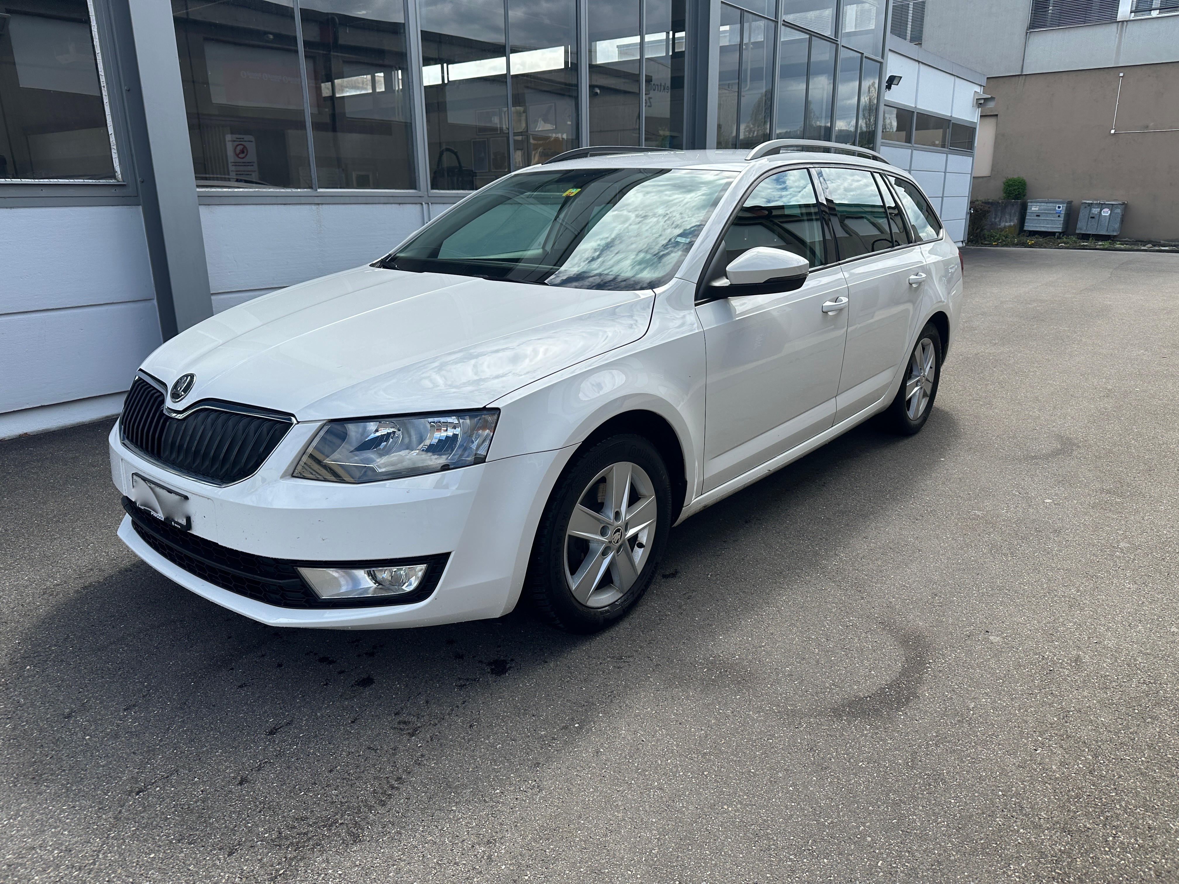 SKODA Octavia Combi 2.0 TDI Ambition DSG