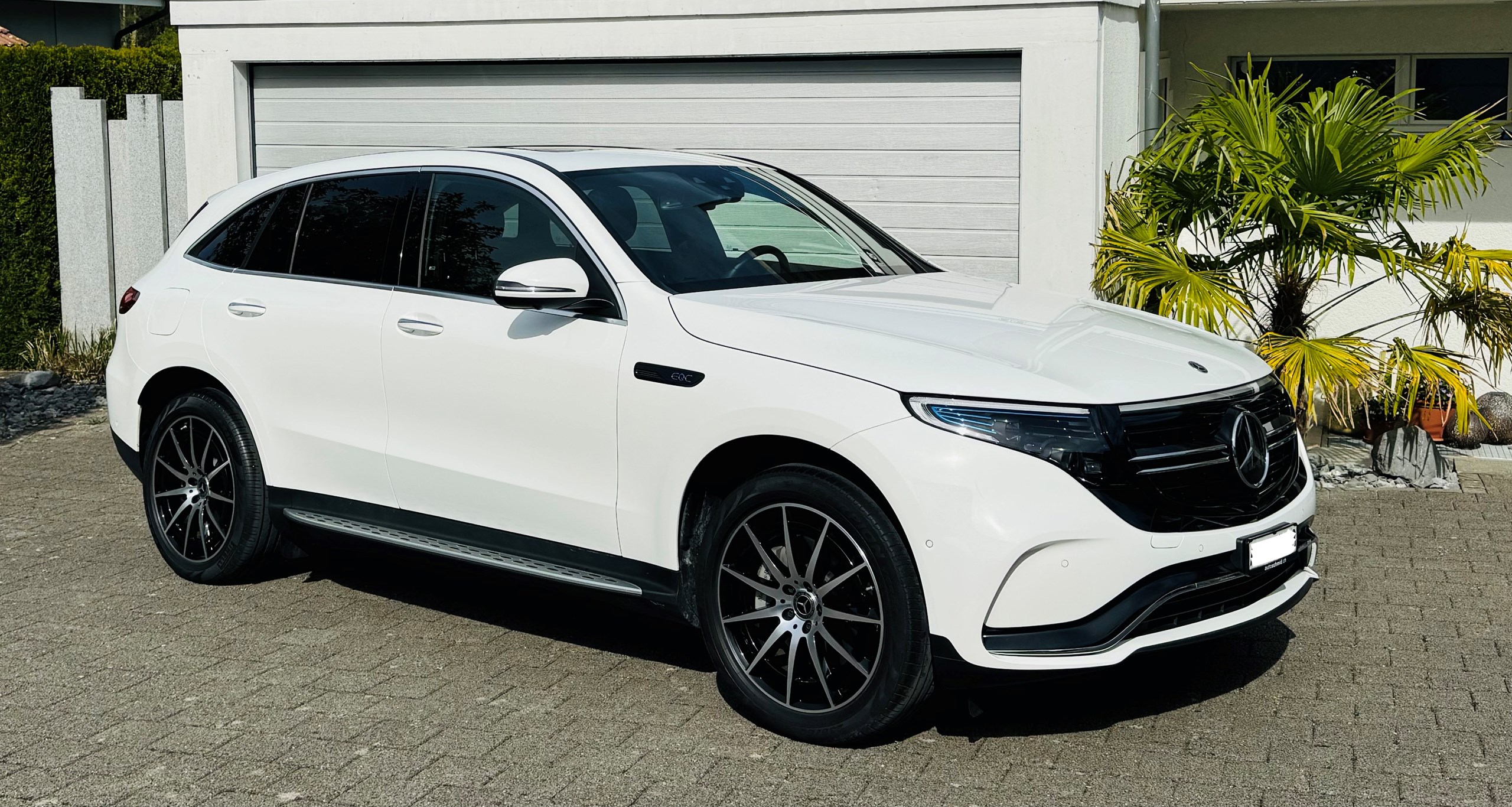 MERCEDES-BENZ EQC 400 AMG Line 4Matic