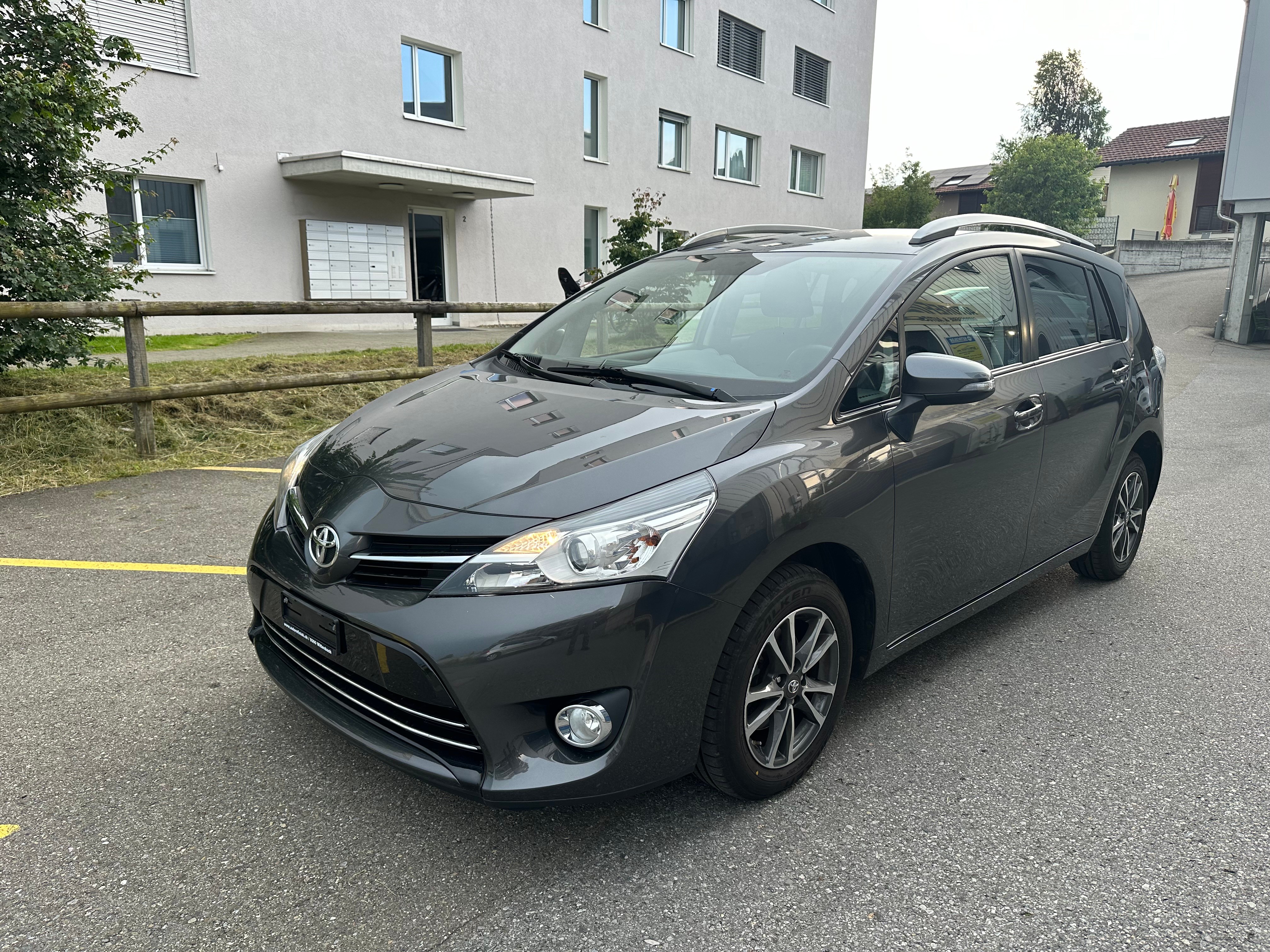 TOYOTA Verso 1.8 Trend