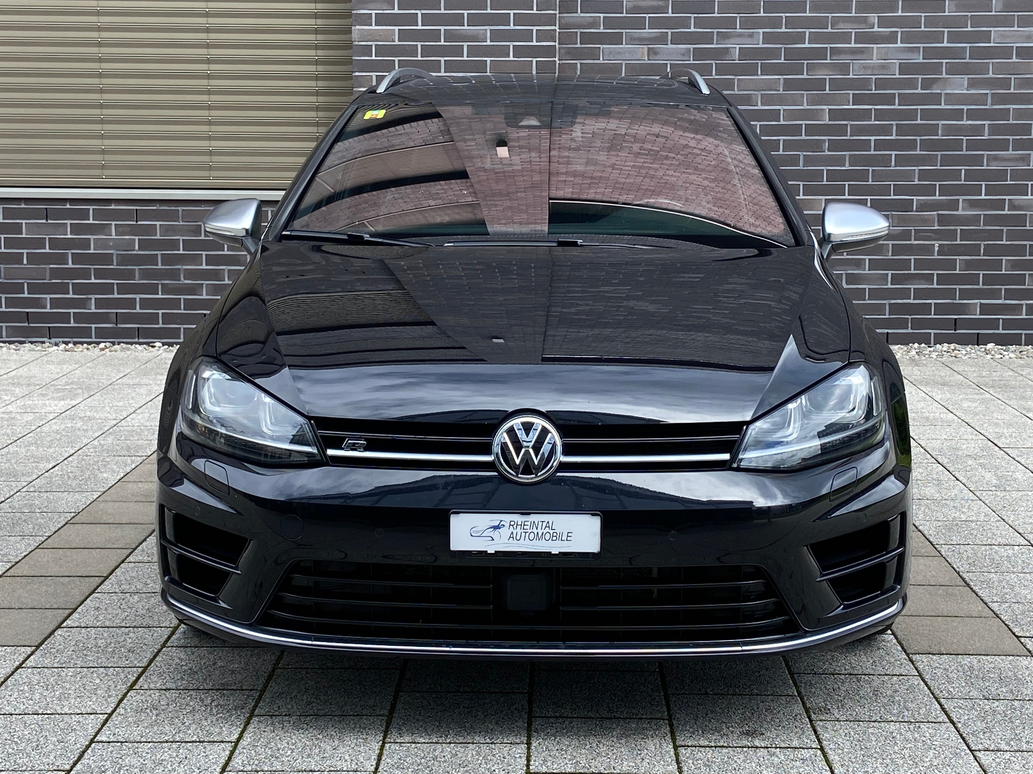 VW Golf Variant 2.0 TSI R 4 Motion DSG