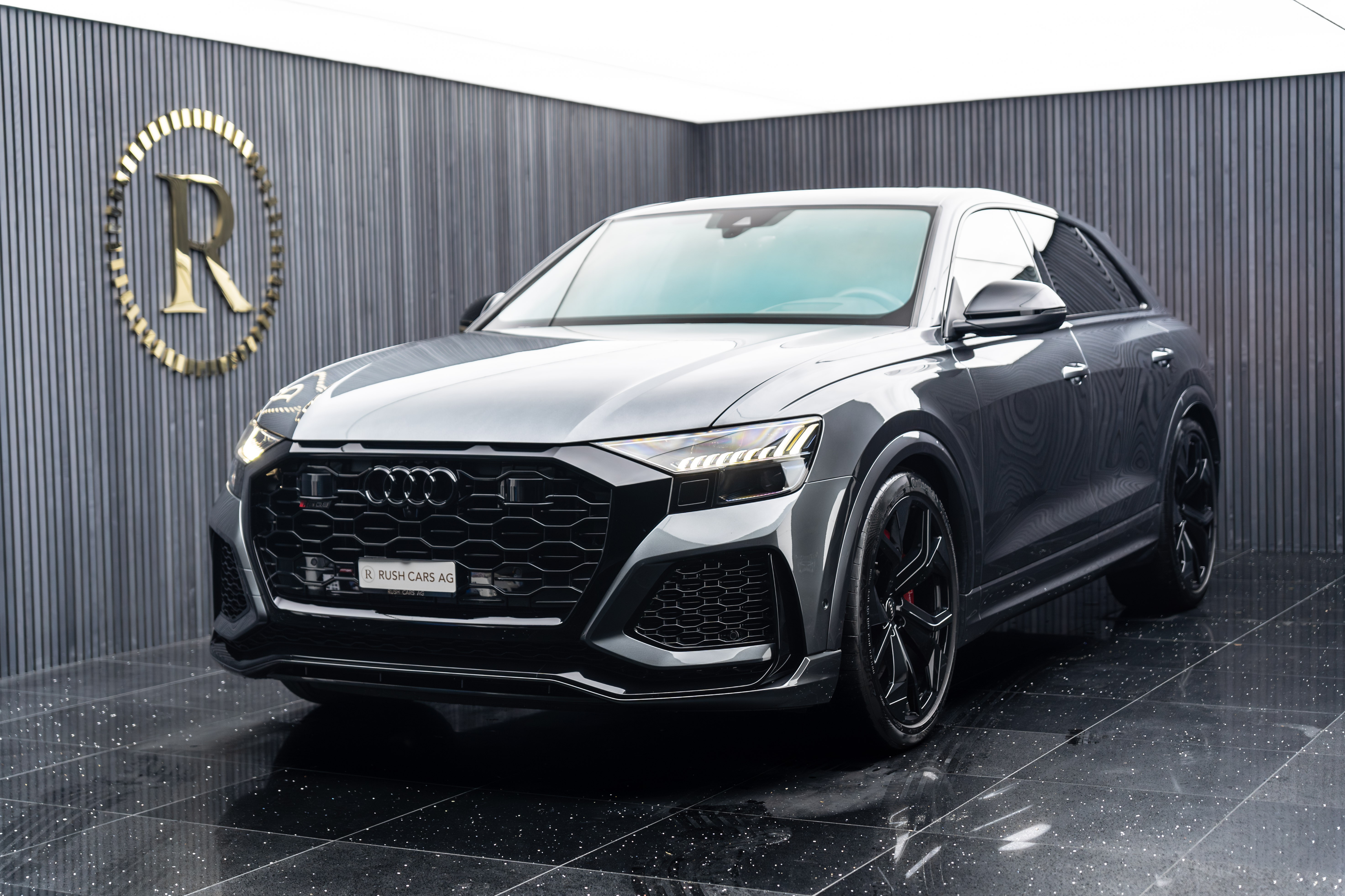 AUDI RSQ8 quattro tiptronic